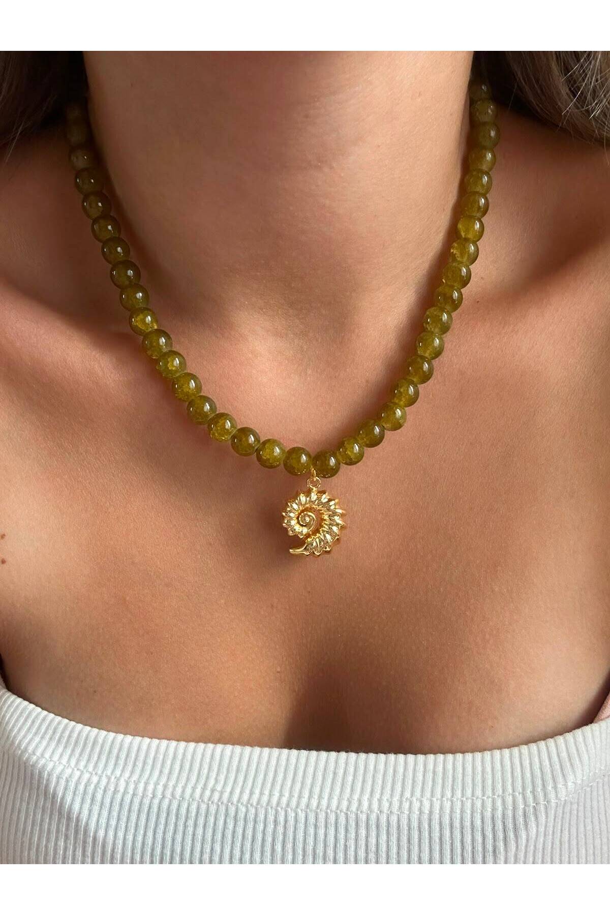 Gold Deniz Kabuğu Charm Yeşil Renk Yazlık Boncuk Kadın Kolye - Detay Görseli 1