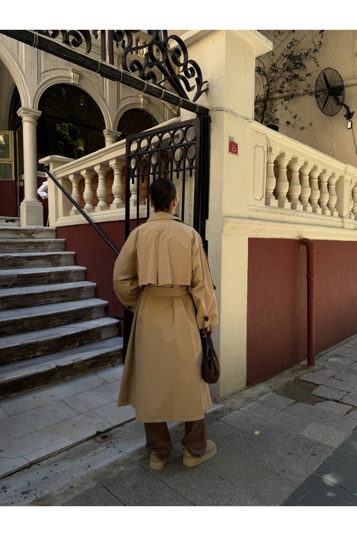 Ekim Store Oversize Pelerinli Kuşaklı Uzun Trençkot görsel 5