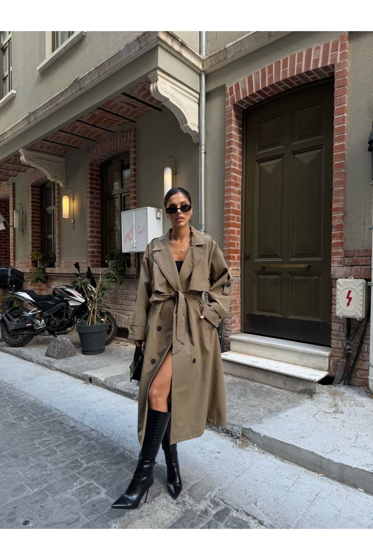 Ekim Store Oversize Pelerinli Kuşaklı Uzun Trençkot görsel 3