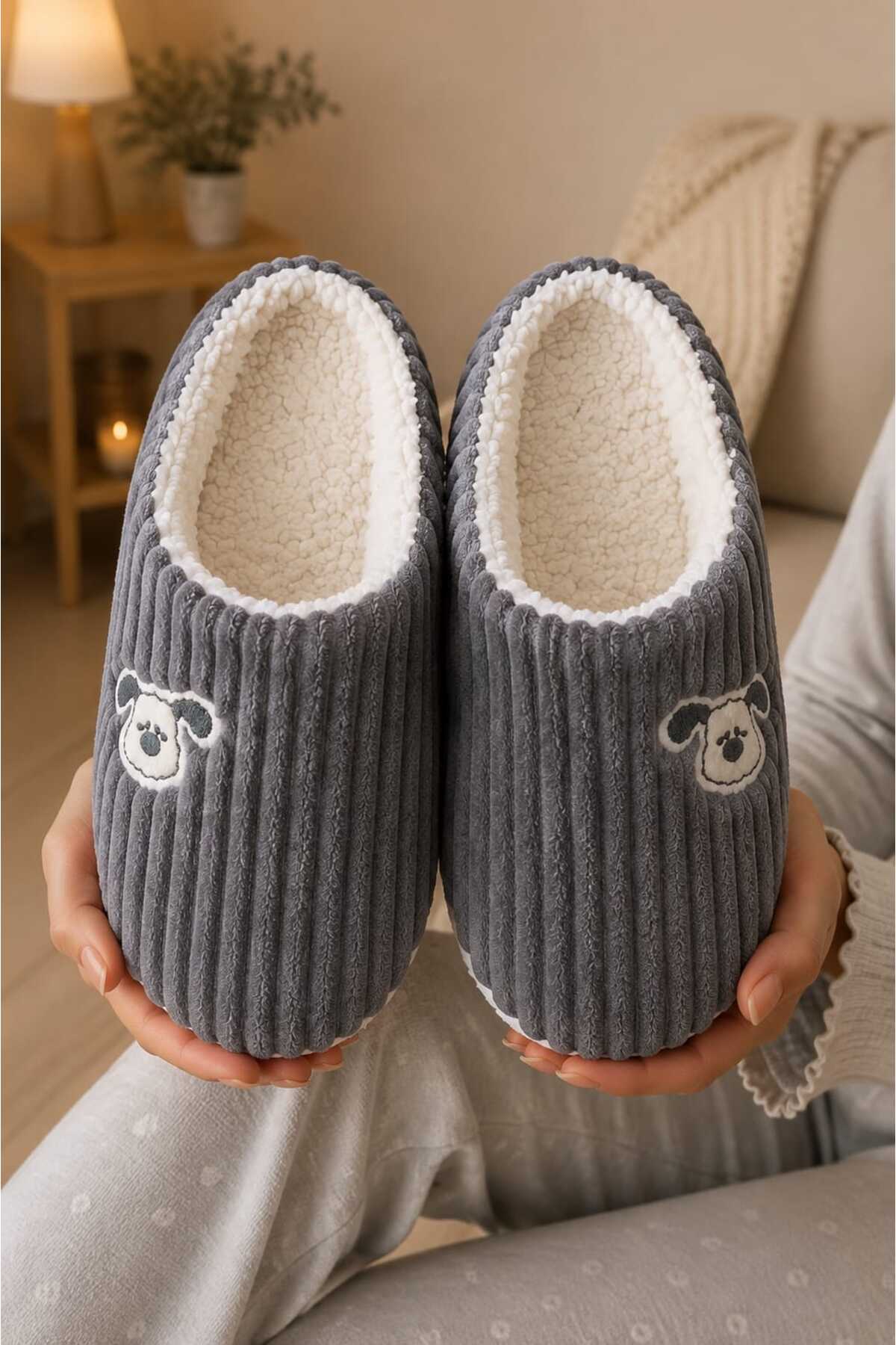 Slipcat Unisex, Fitil Kadife, Sevimli Köpek Figürlü, Kürklü, Yumuşak, Peluş Ev Terliği