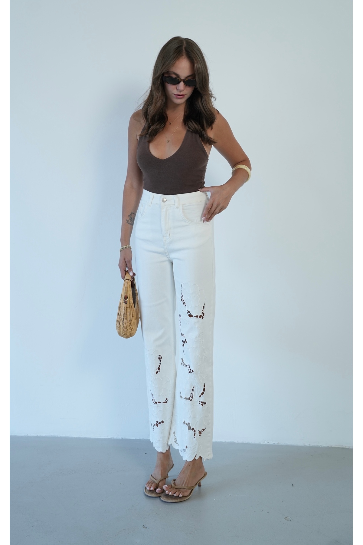 Oyma Nakış Detaylı Denim Bootcut Pantolon 2