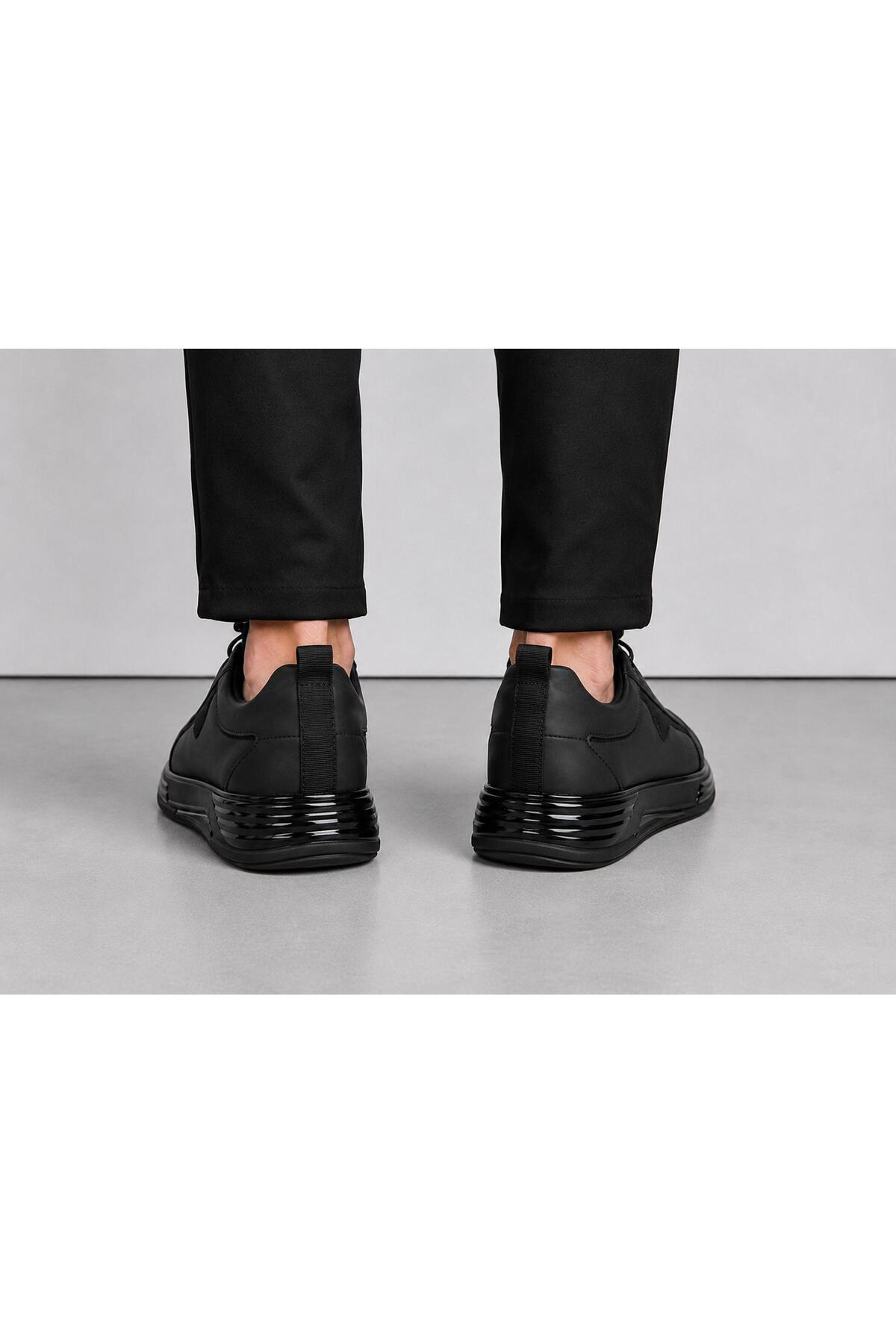 کفش ورزشی مردانه با زیره حرارتی آناتومیک ۷۶۰۴ — مشکی G-CLASS-۷۶۰۴ — تصویر 4 از 6