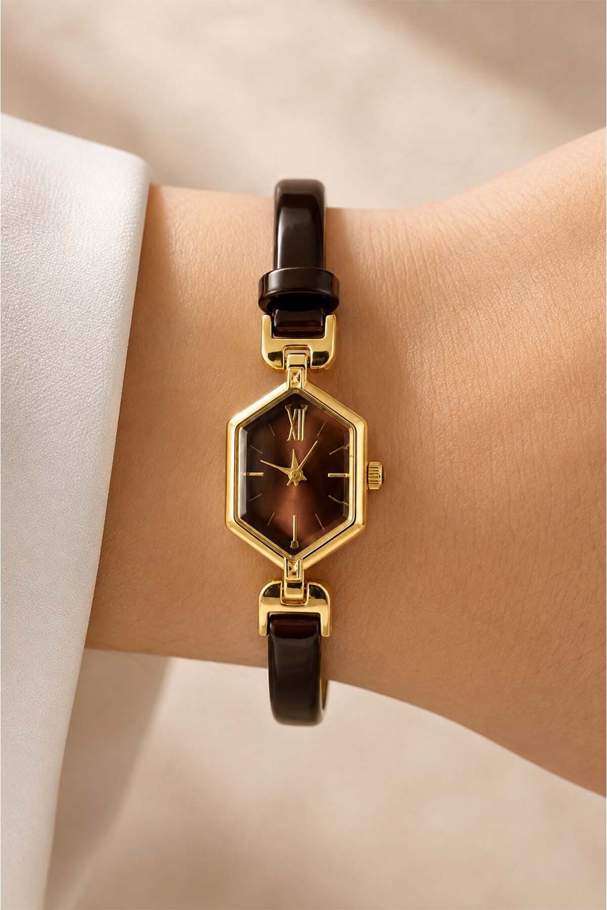 GANYMET Ganios Kadın Kol Saati, Kahverengi Kadran,Parlak Kahverengi Minimal Kordon, Gold Geometrik Kasa ve Taş Detaylı Kasa Özel Tasarım Kadın Saat görsel 3