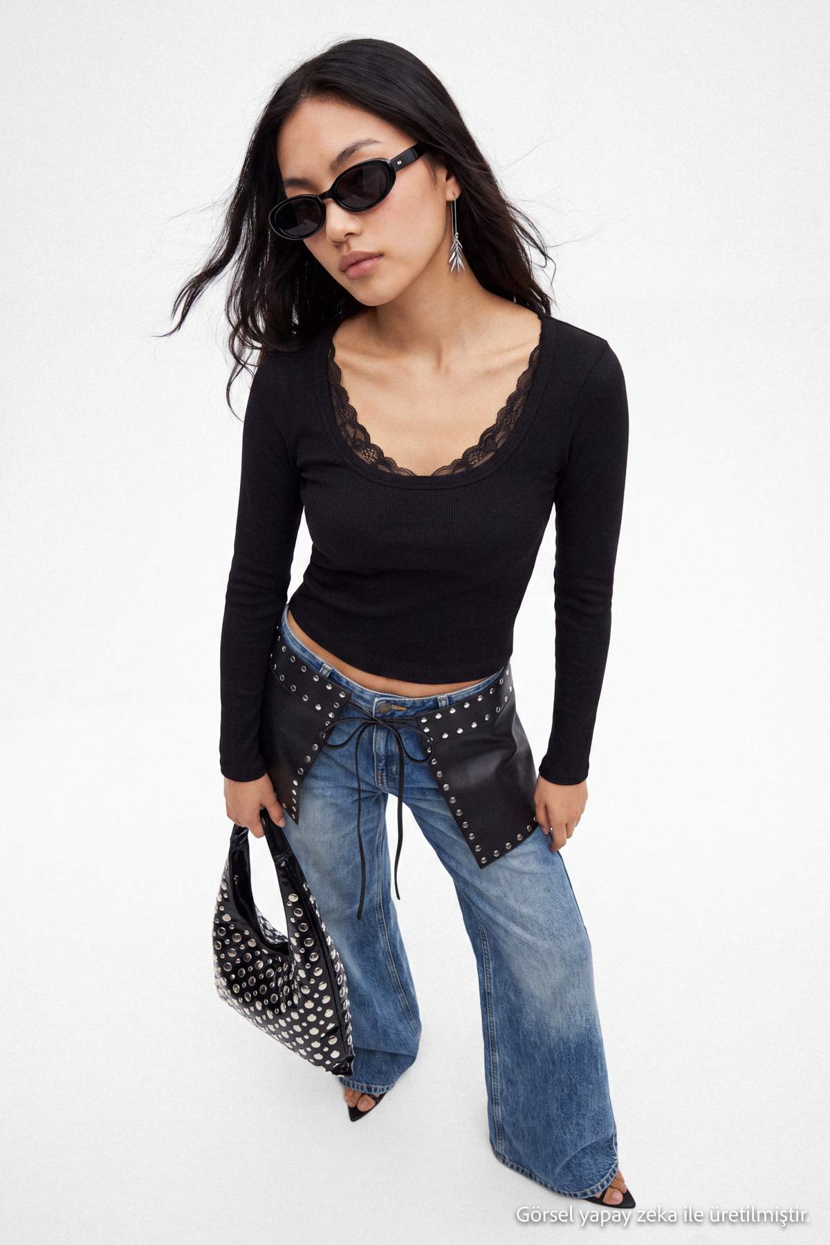 Trendyolmilla Siyah Düz Fitted/Vücuda Oturan Havuz Yaka Dantel Detaylı Kaşkorse Örme Bluz TWOAW27BZ00183