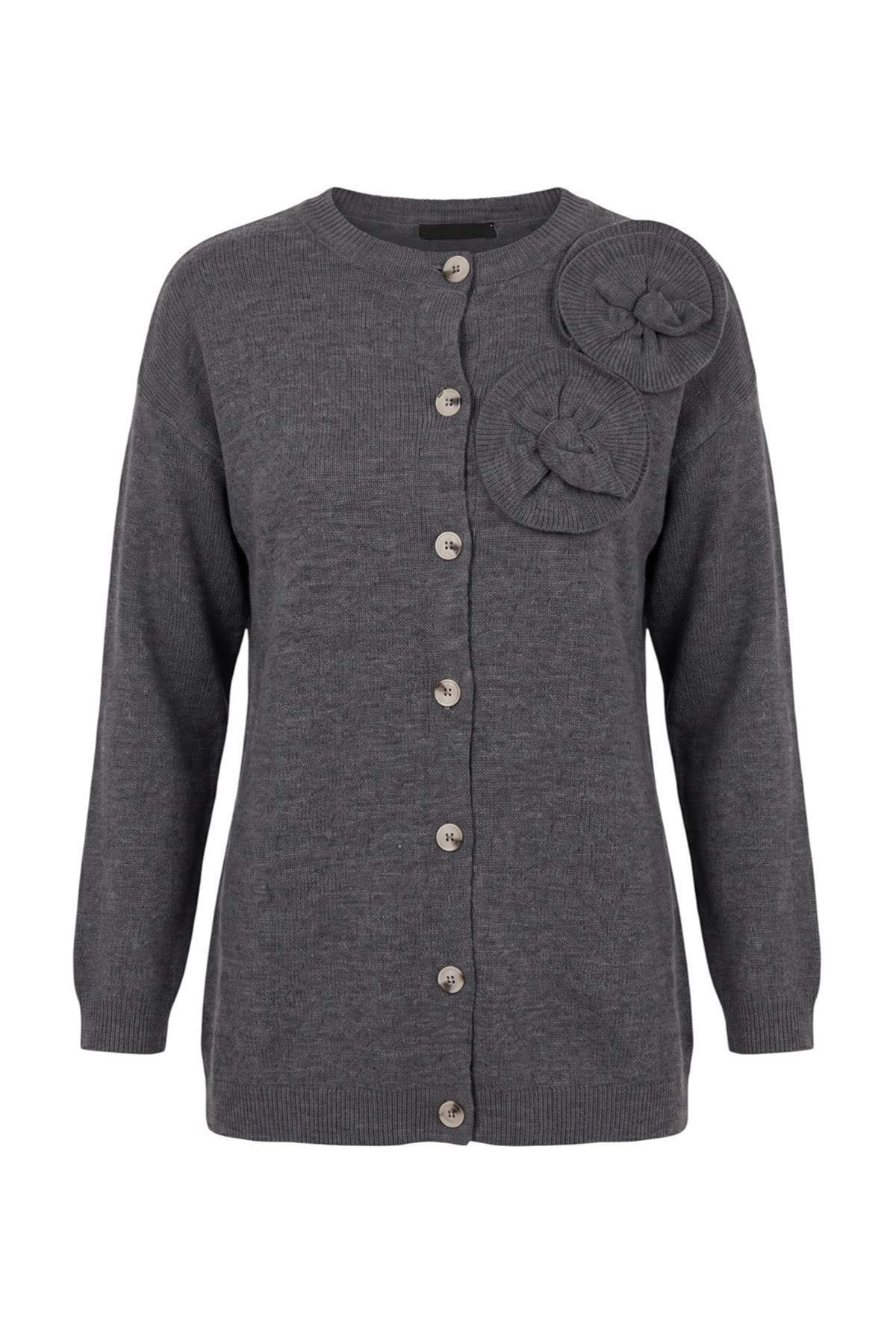 Trendyolmilla Modest Antrasit Aplike Çiçek Detaylı Düz Tesettür Triko Hırka TCTAW27TH00006