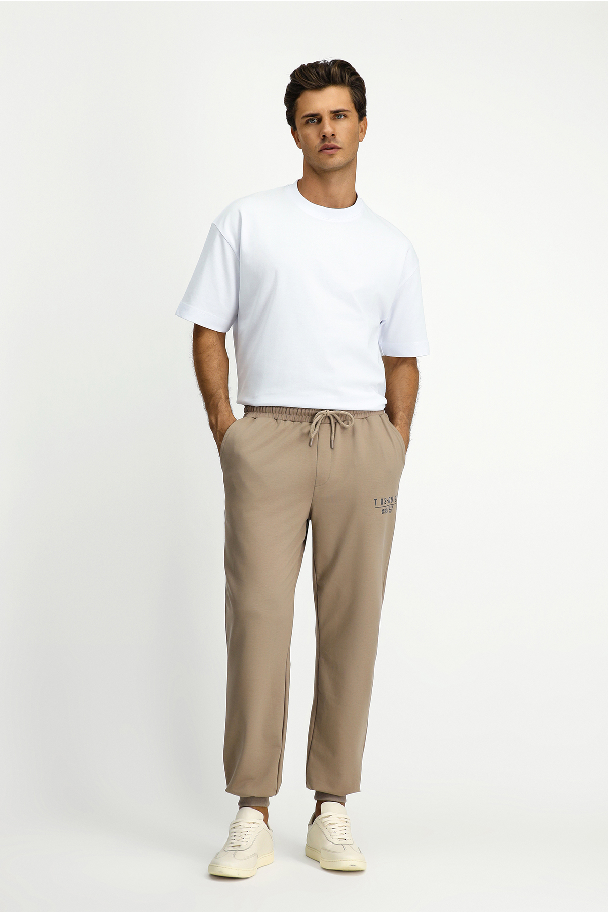 Kiğılı Regular Fit Pamuklu Düz Beli Lastikli Bağcıklı Sweatpant görsel 4