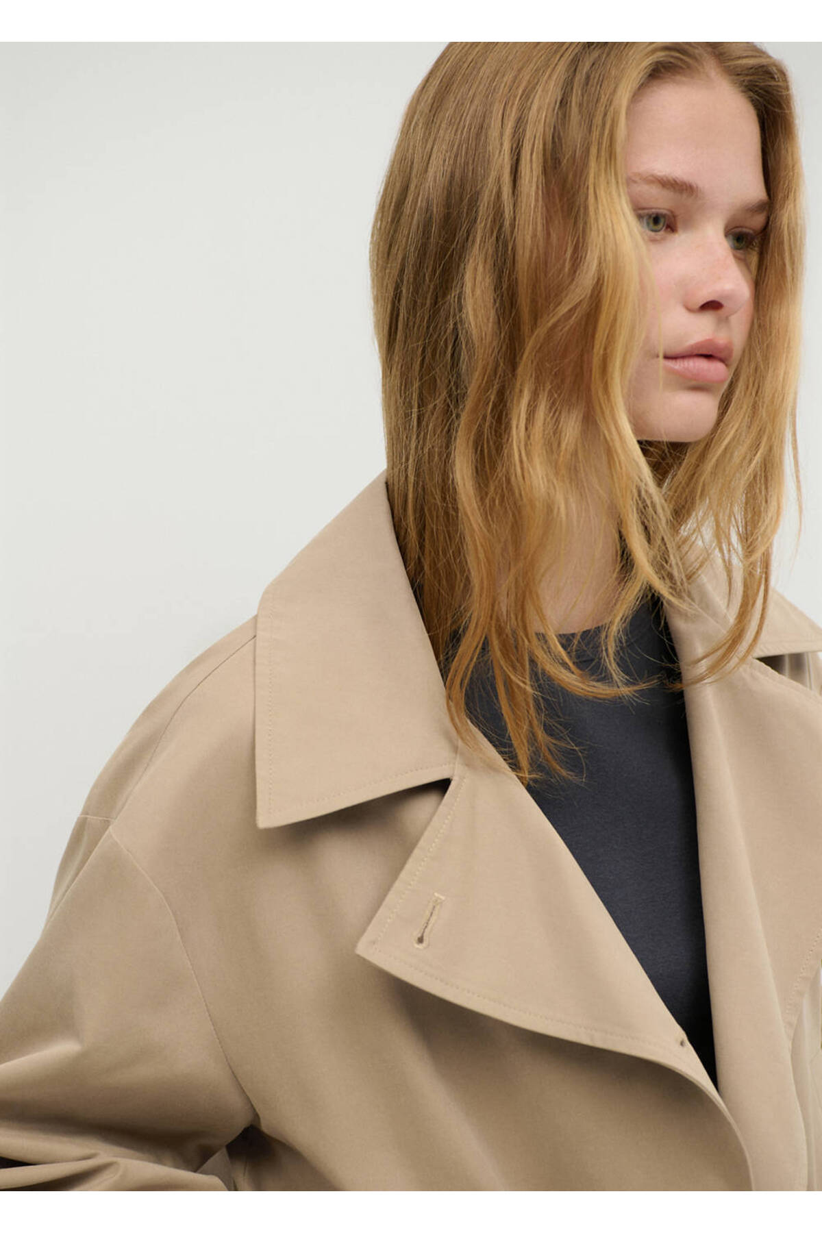 Mango Teen Kısa kruvaze trençkot görsel 6