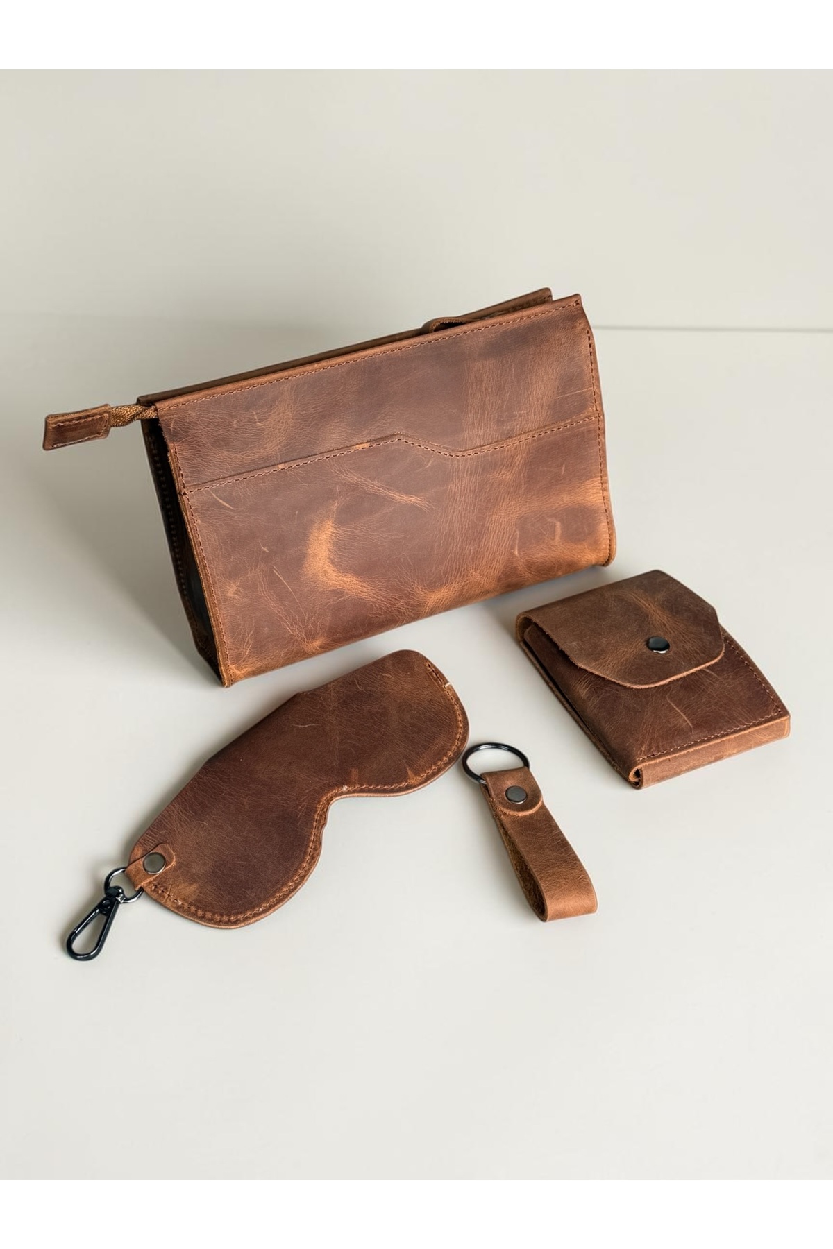 NZCLUB %100 Hakiki Crazy Dana Derisi (El Çantası , Cüzdan , Gözlük Kılıfı , Anahtarlık) SET'İ şık minimalist görsel 7