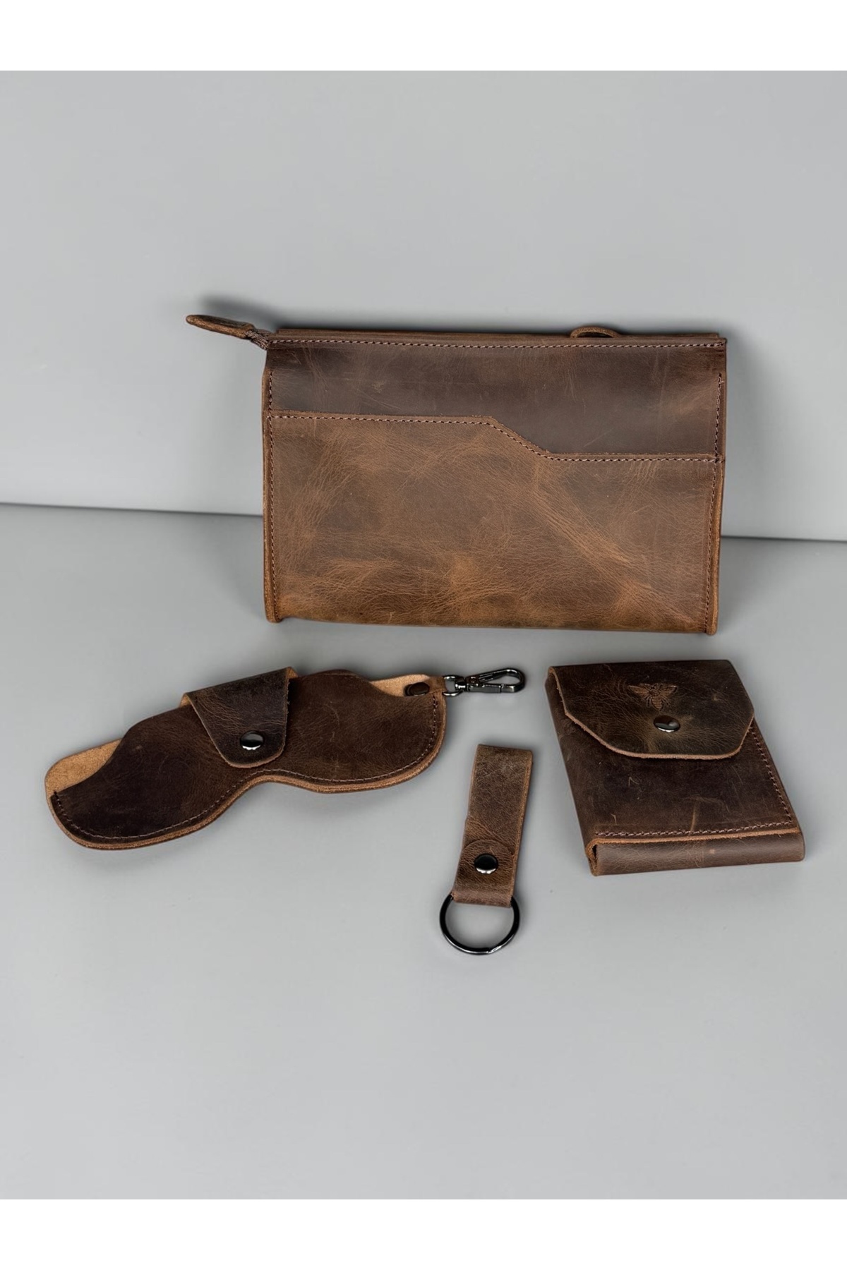NZCLUB %100 Hakiki Crazy Dana Derisi (El Çantası , Cüzdan , Gözlük Kılıfı , Anahtarlık) SET'İ şık minimalist görsel 7