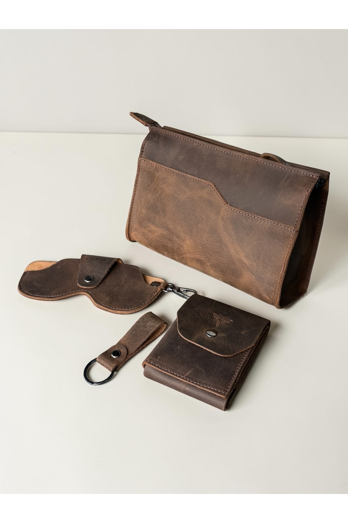 NZCLUB %100 Hakiki Crazy Dana Derisi (El Çantası , Cüzdan , Gözlük Kılıfı , Anahtarlık) SET'İ şık minimalist görsel 6