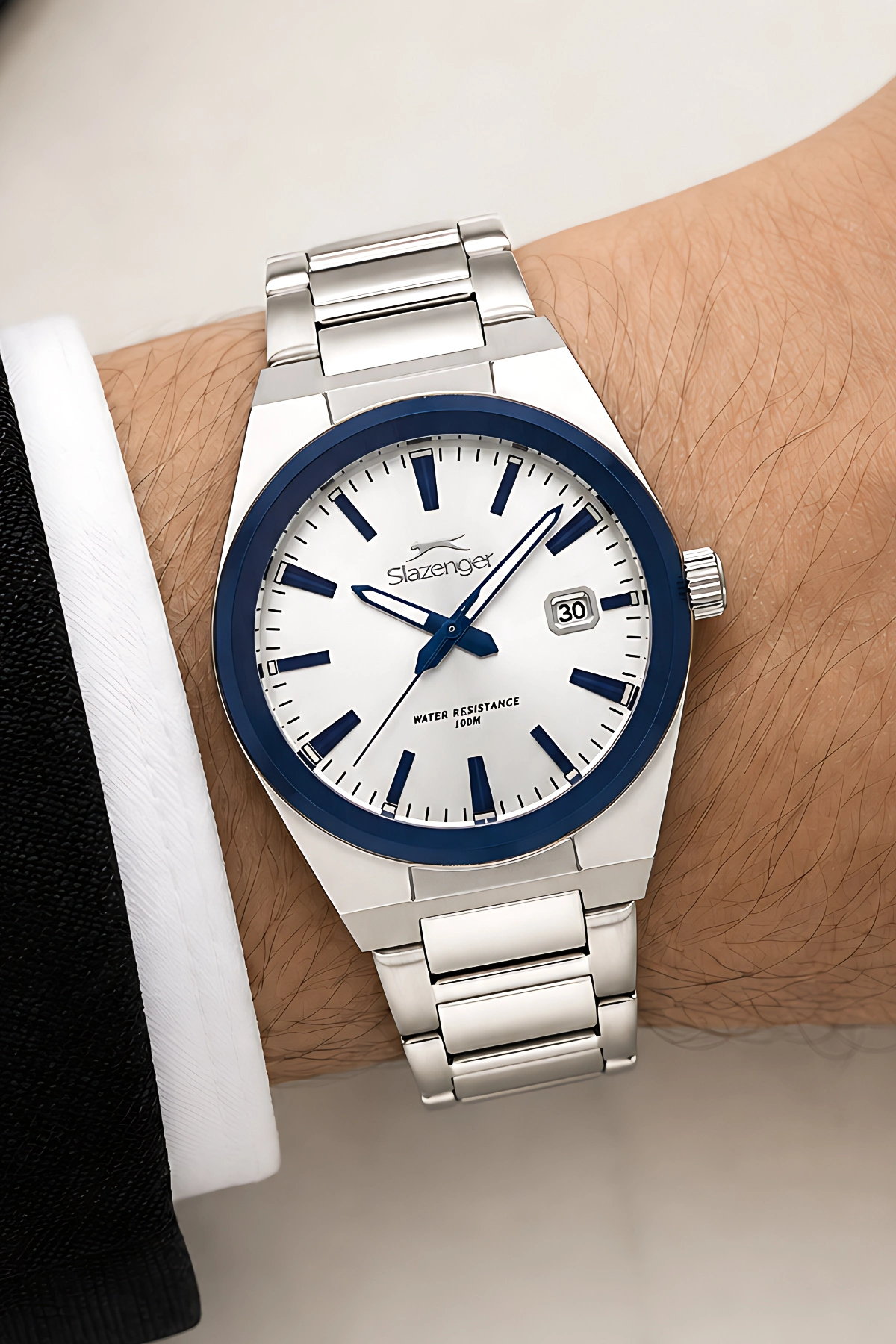 ساعت مچی مردانه با قابلیت تقویم، بند استیل، قاب استیل، نقره‌ای-آبی، به همراه دستبند هدیه رایگان sdslz011 اسلازنگر ساعت Slazenger