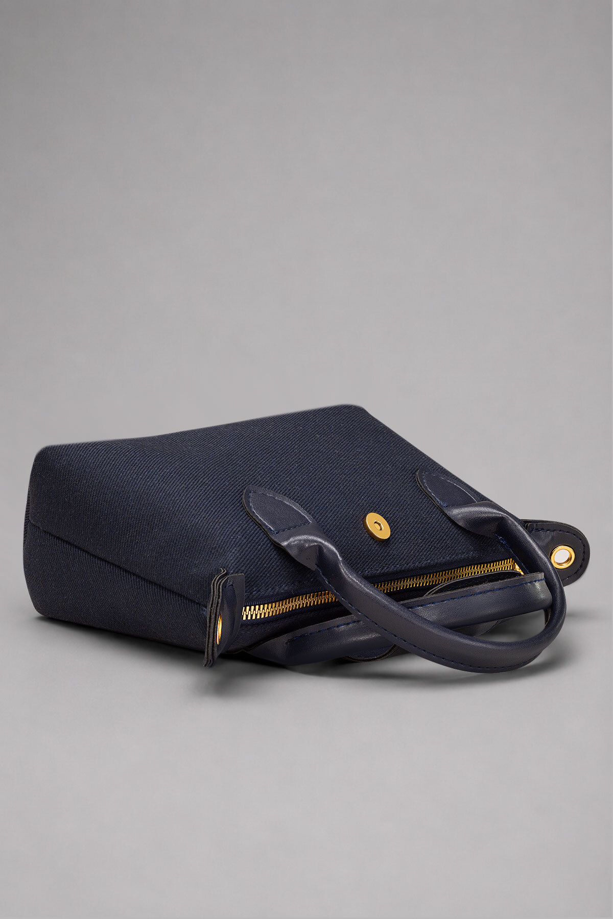 Housebags Midnight Navy, Gece Laciverti Dokulu Kanvas Kadın El ve Omuz Çantası, Gold Metal Detaylı, Fermuarlı Mini Çanta görsel 2