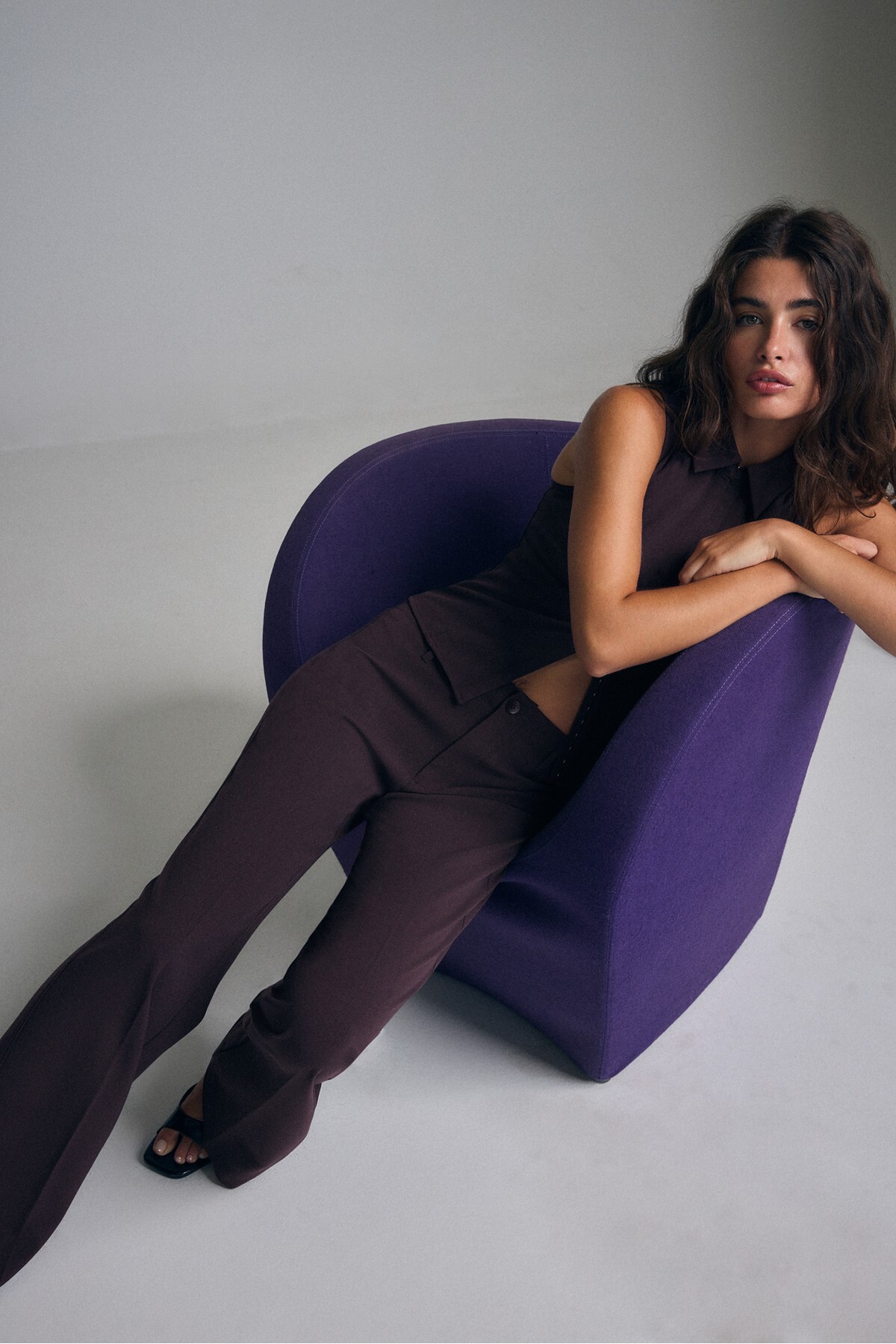 Stradivarius Dar kesim düz paça klasik pantolon görsel 2