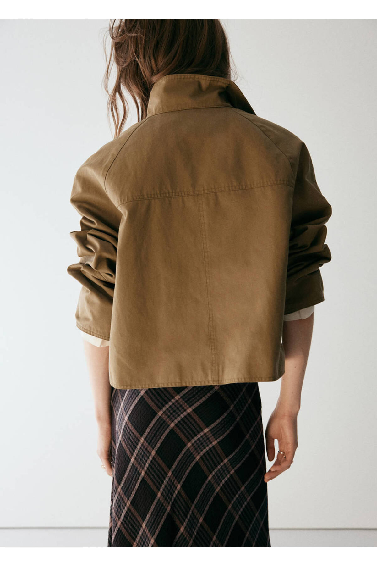 MANGO Woman Funnel-neck jacket with pockets görsel 4