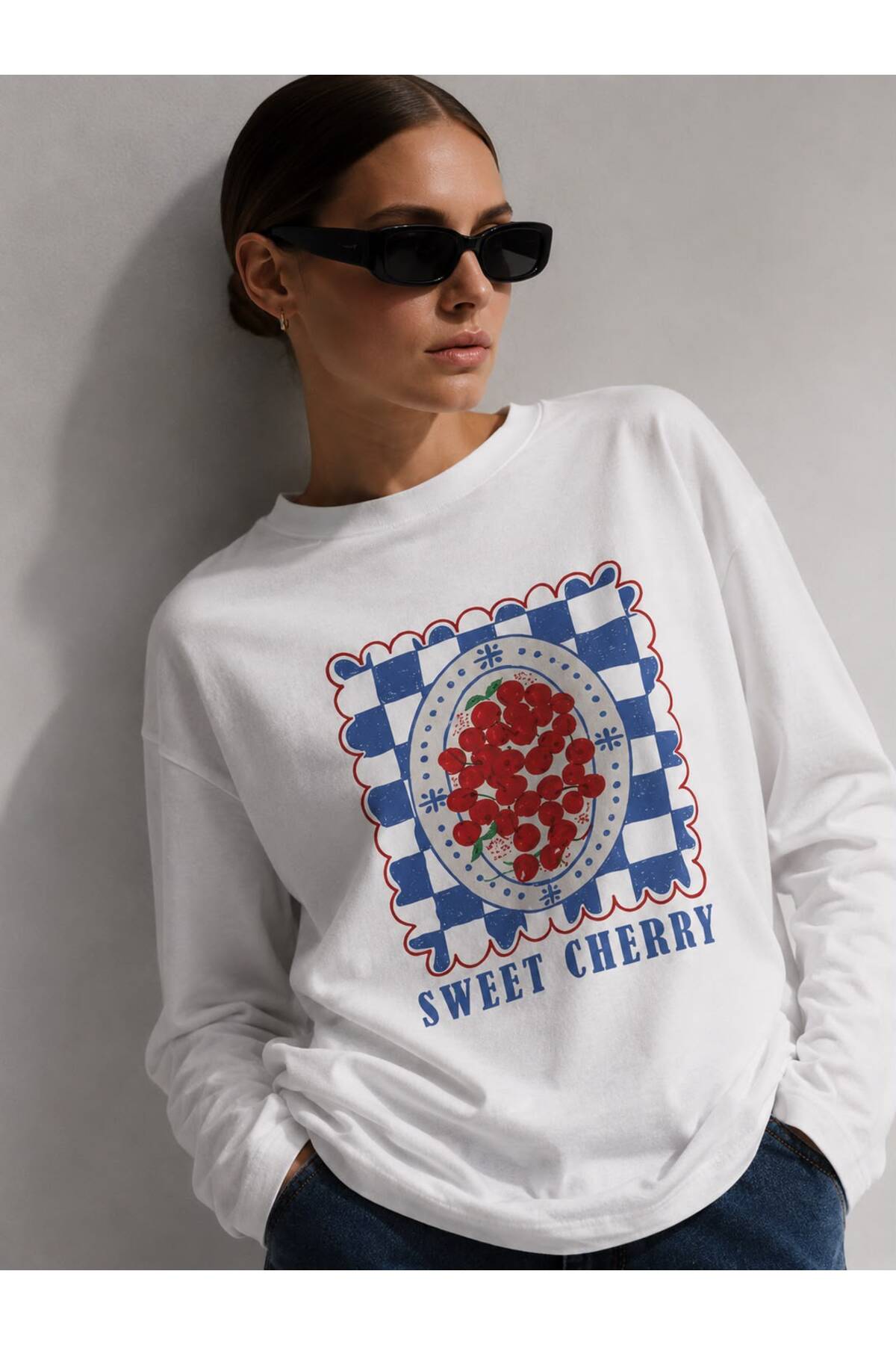 Hira Online Beyaz Sweet Cherry Baskılı Tesettüre Uygun Uzun Kollu T-Shirt görsel 2