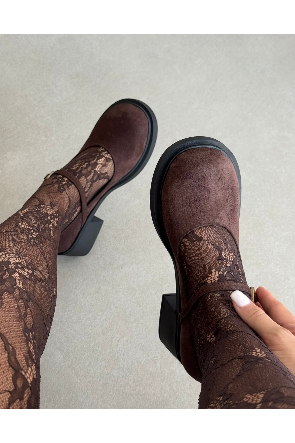 selin shoes Nora Kısa Topuklu Bilek Detaylı Gold Aksesuarlı Kadın Loafer- KAHVERENGİ SÜET
