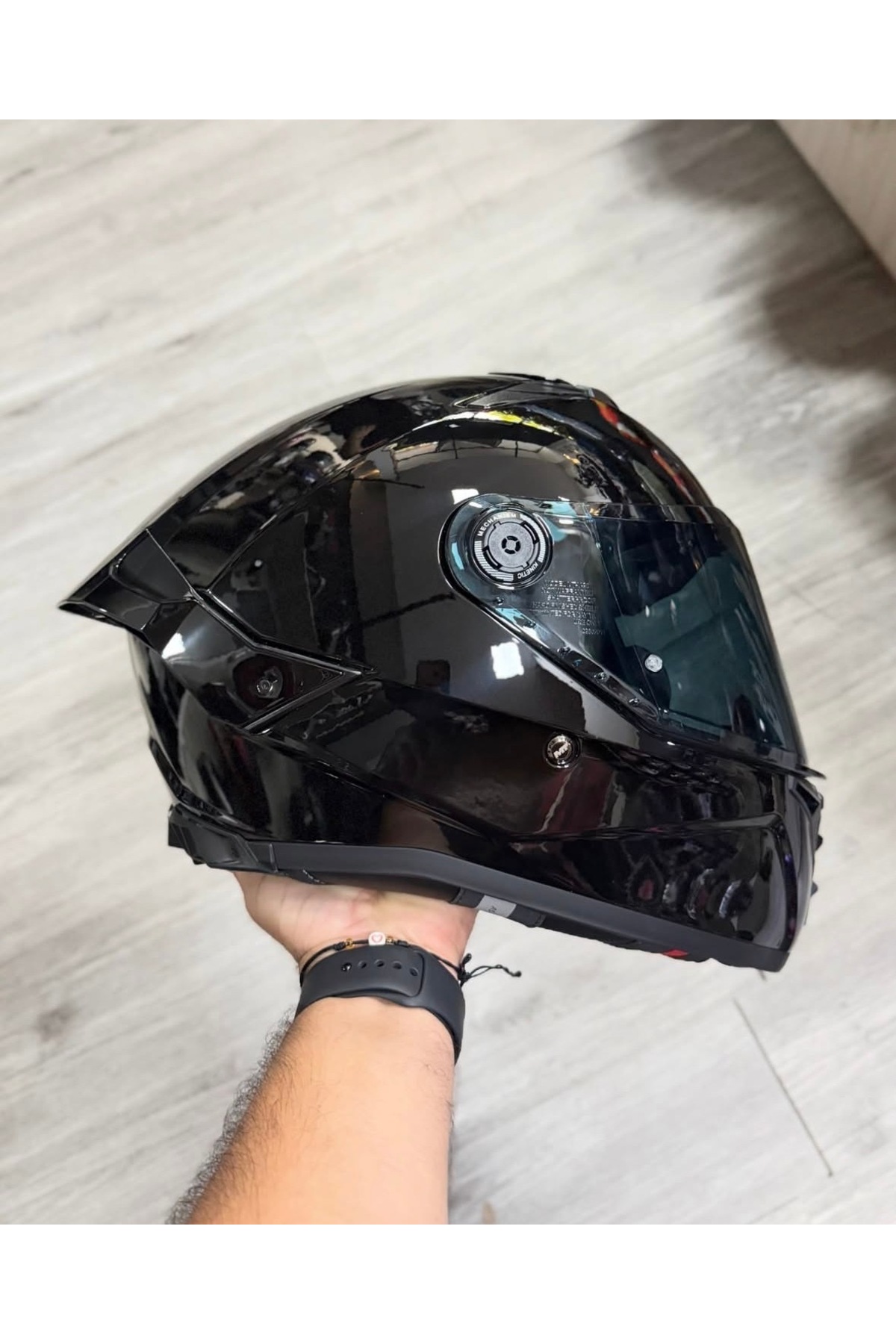 MT Helmets thunder 4R parlak Pure (şeffaf vizörlü biçimde) gönderilecektir