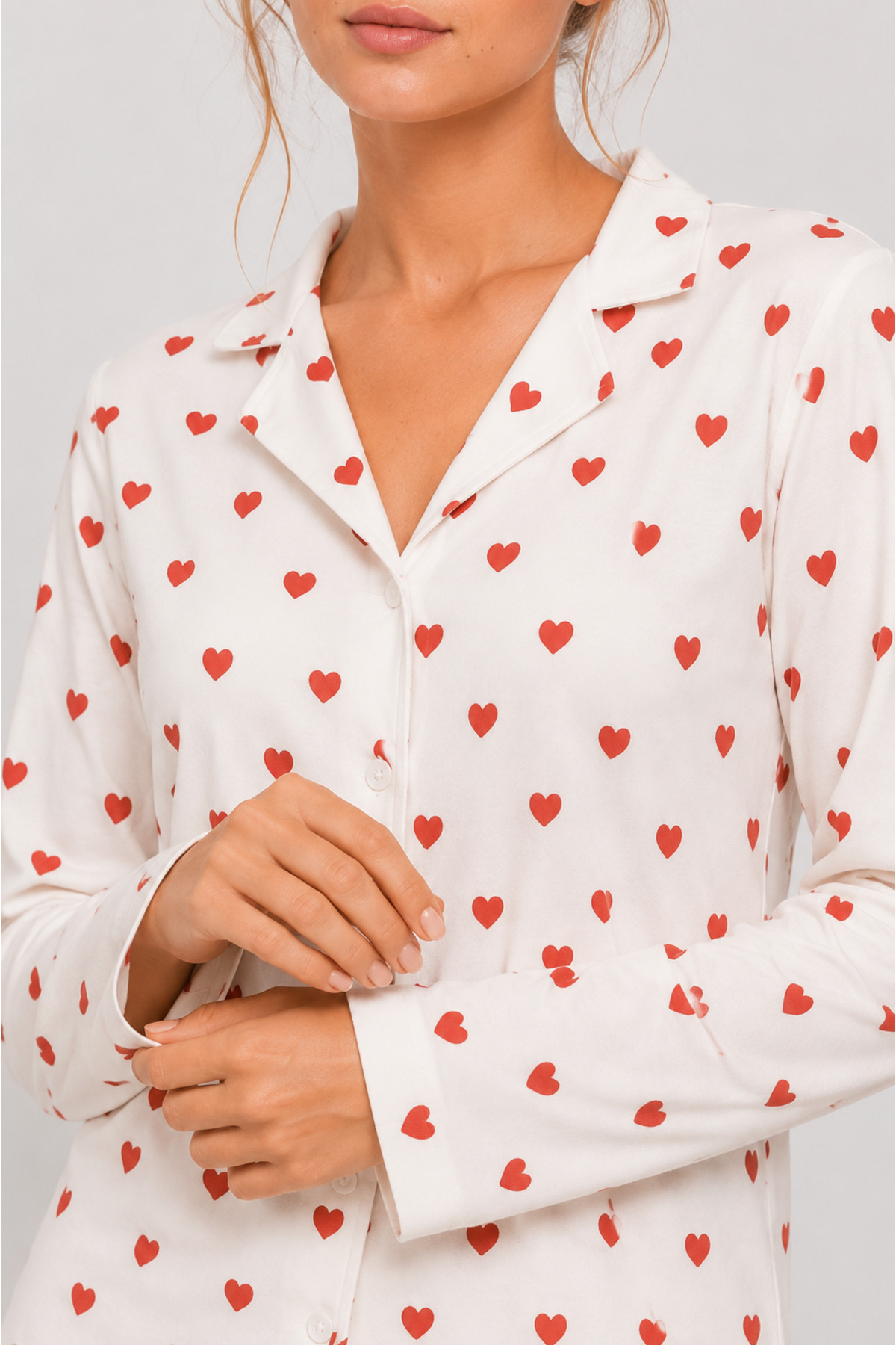 Pijamask Kadın Beyaz Kırmızı Kalp Desenli Uzun Kollu Düğmeli Pijama Takımı görsel 3