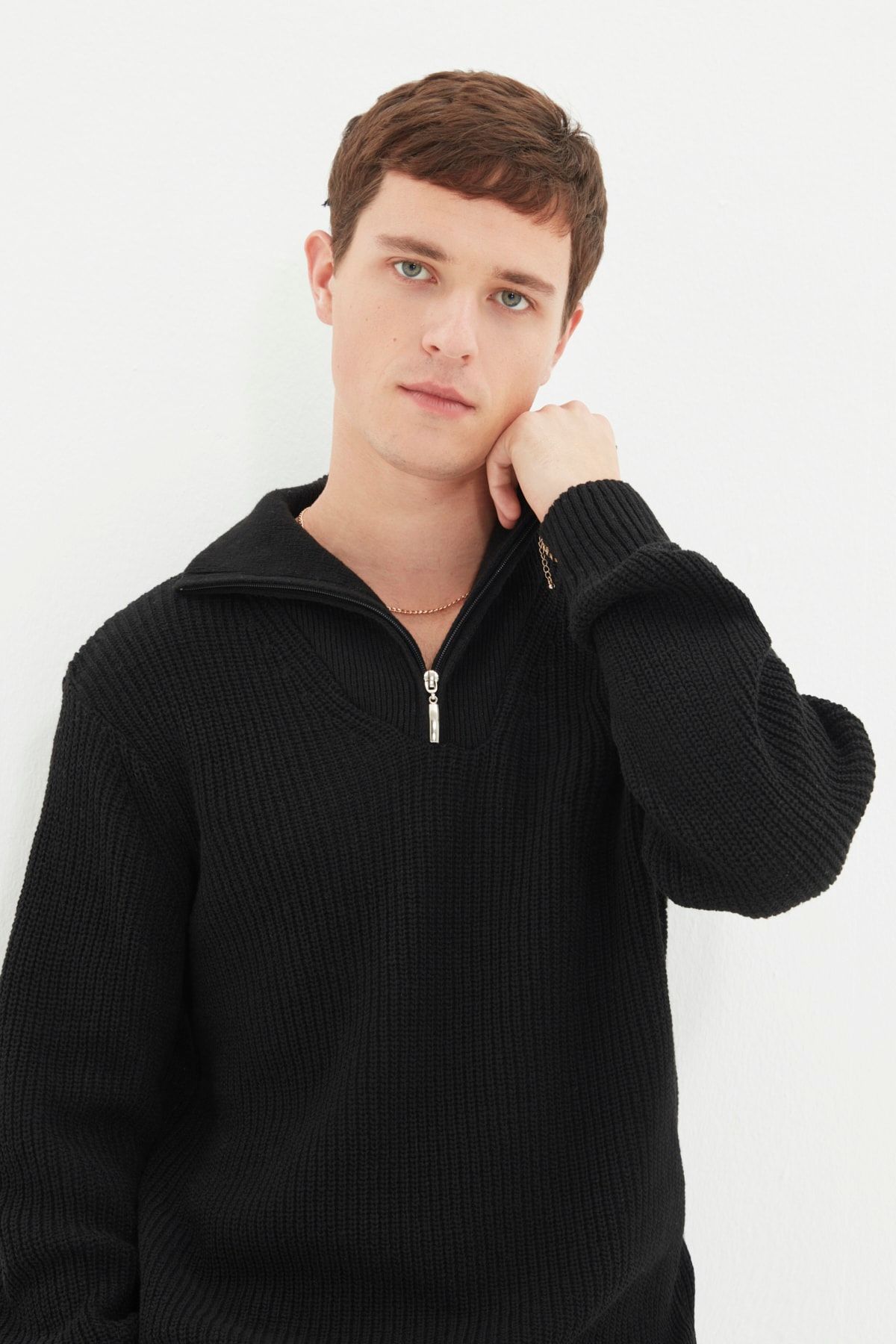 Trendyol Collection-Schwarzer Rollkragenpullover aus Wolle mit normaler Passform und Reißverschluss TMNAW22KZ0347 3