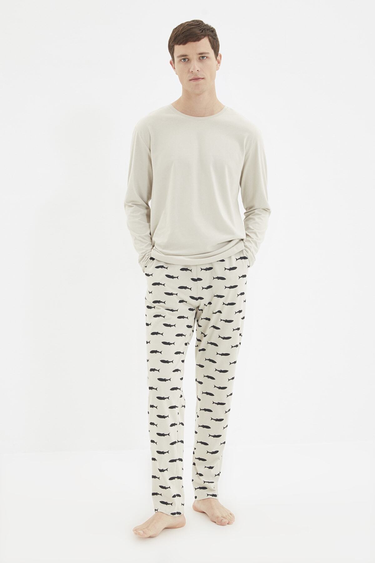 Trendyolmilla Man Bej Regular Fit Baskılı Örme %100 Pamuk Pijama Takımı TMNAW22PT1069