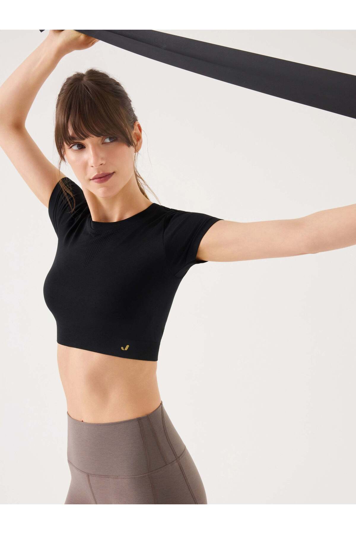 Jerf Captiva Yumuşak Dokulu & Esnek Crop Top Siyah görsel 4