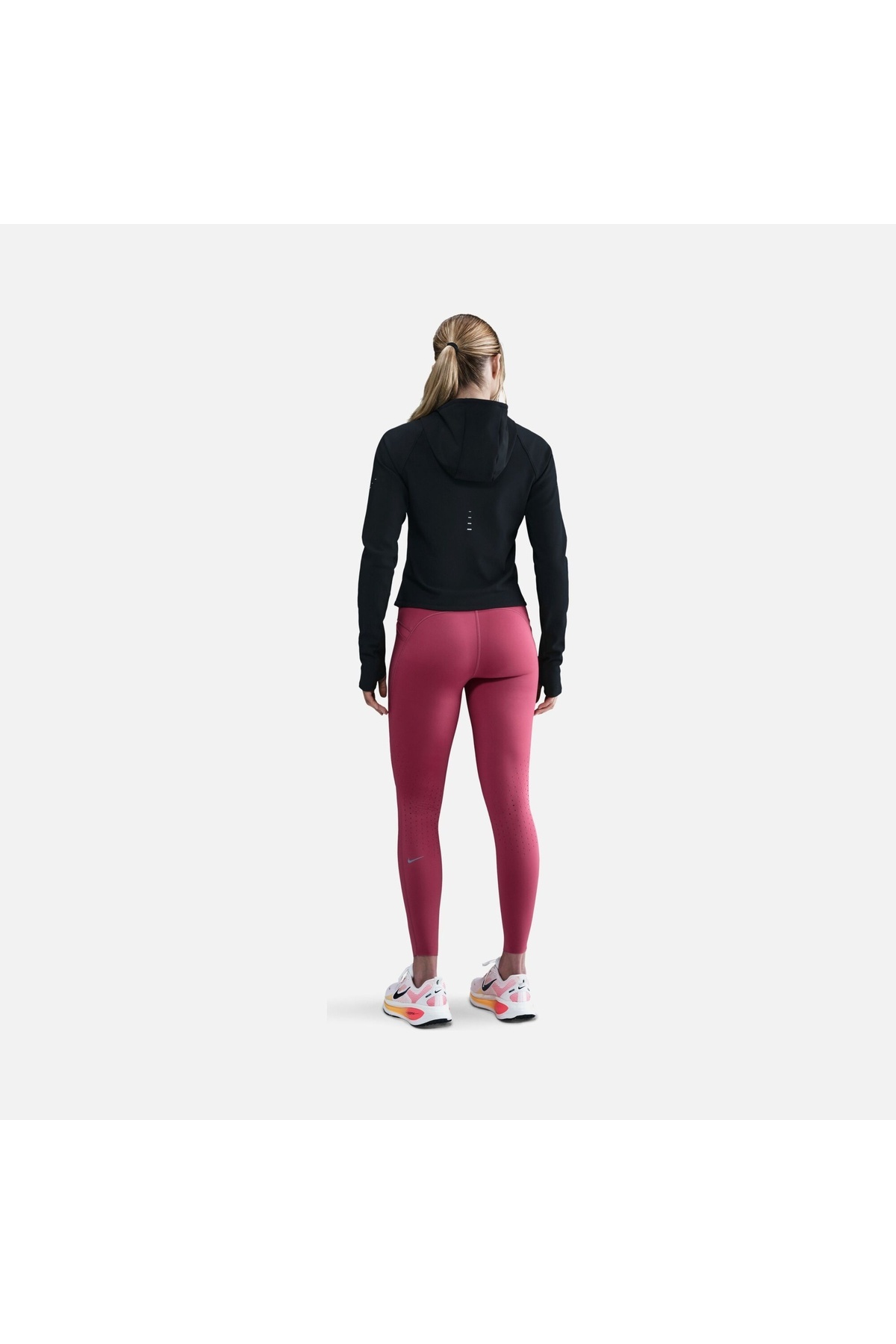 Nike Swift Therma-FIT Kadın Siyah Koşu Ceketi - Dar kalıp 1 beden büyük alınmalı - | HV8928-010 görsel 7