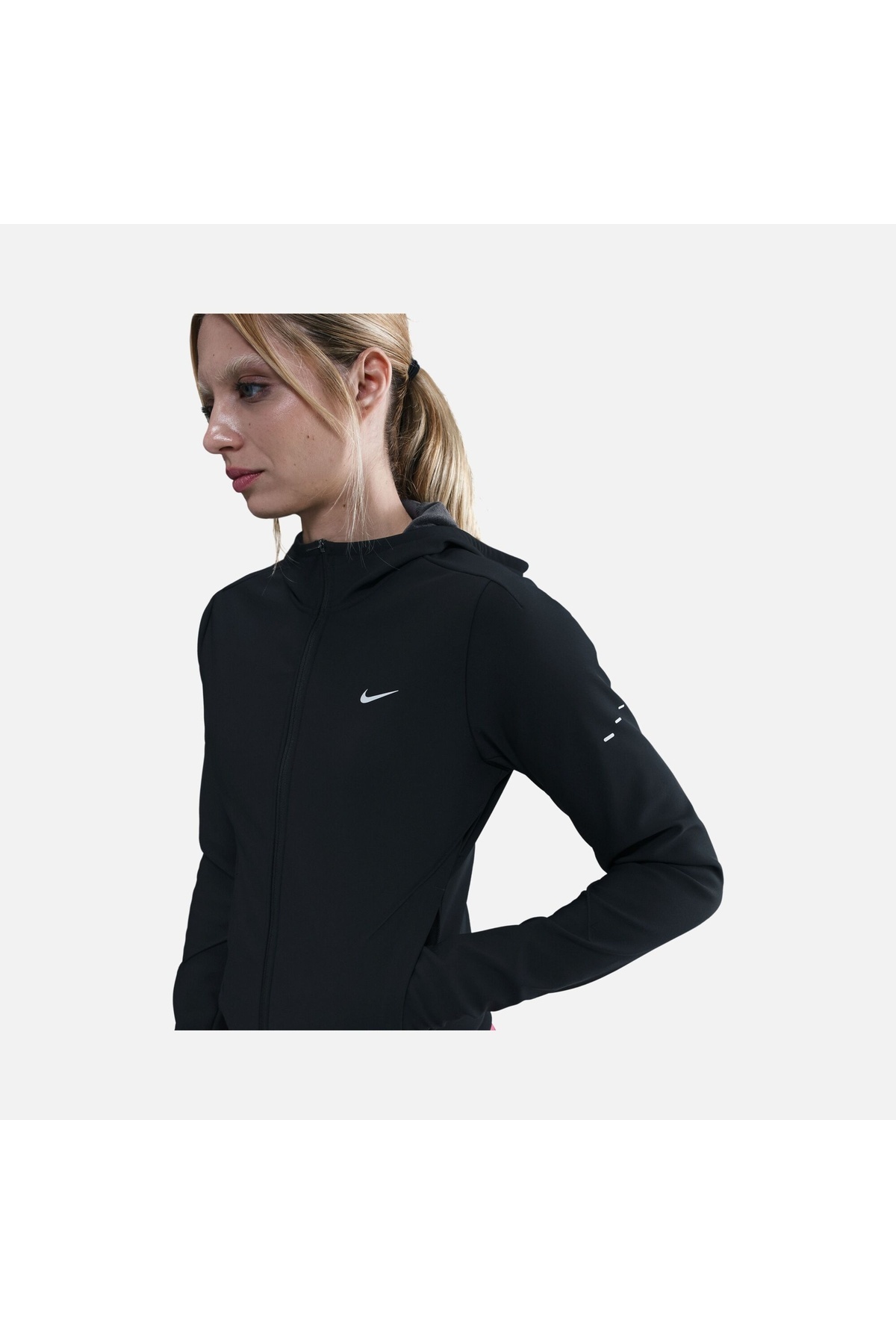Nike Swift Therma-FIT Kadın Siyah Koşu Ceketi - Dar kalıp 1 beden büyük alınmalı - | HV8928-010
