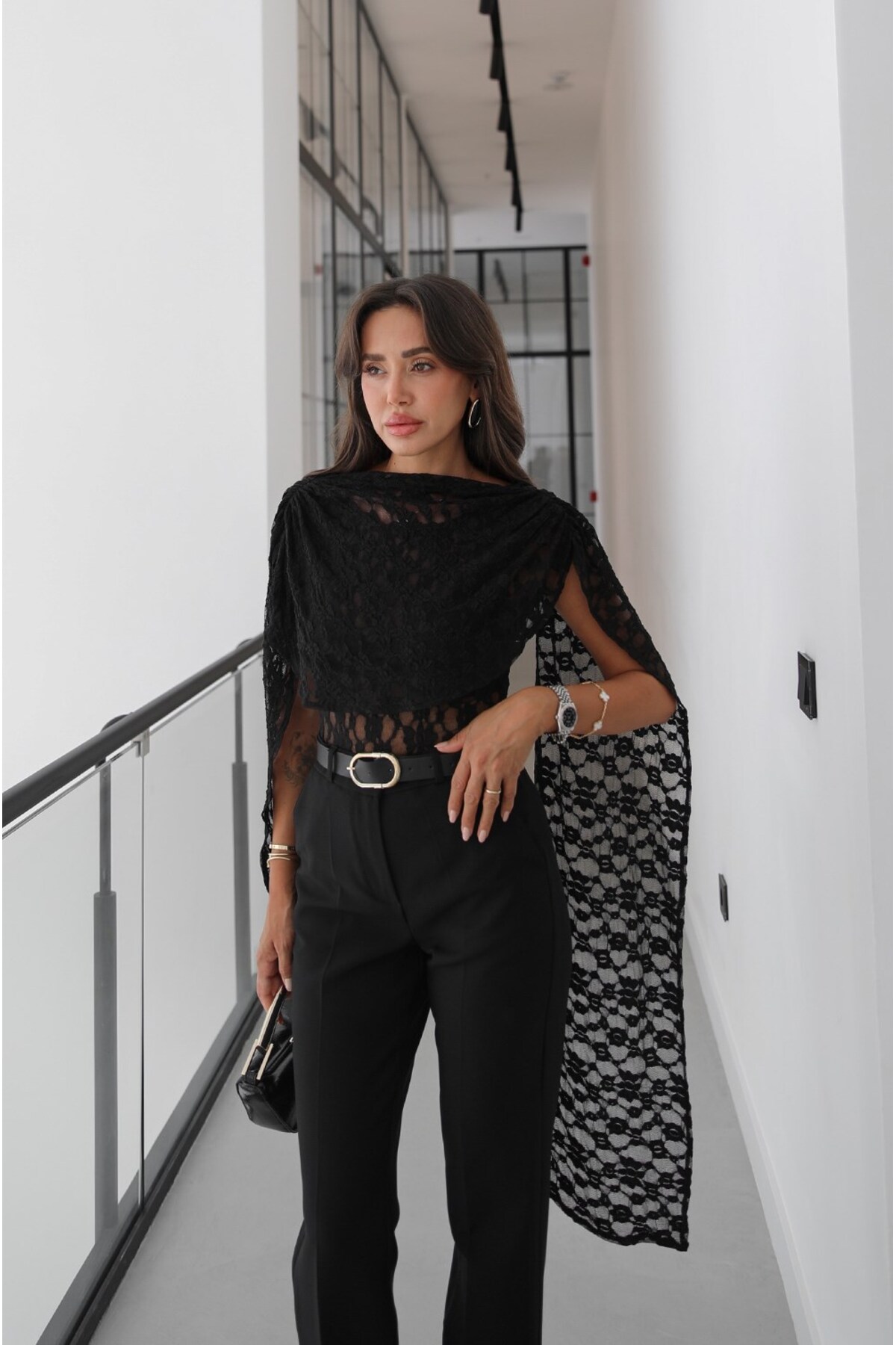 Havoş Siyah Pelerinli Dantel Bodysuit Bluz görsel 2