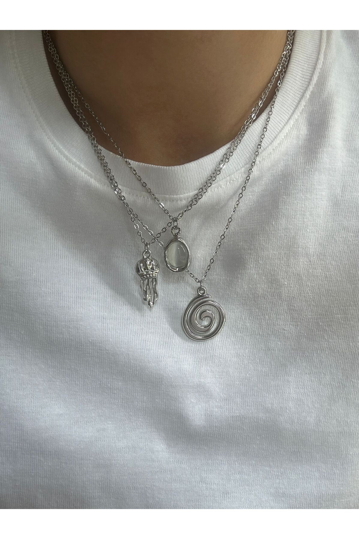 Deniz Anası, Yuvarlak Plaka ve Spiral Charm Çelik Zincirli Gümüş Kadın Kolye (45 Cm)