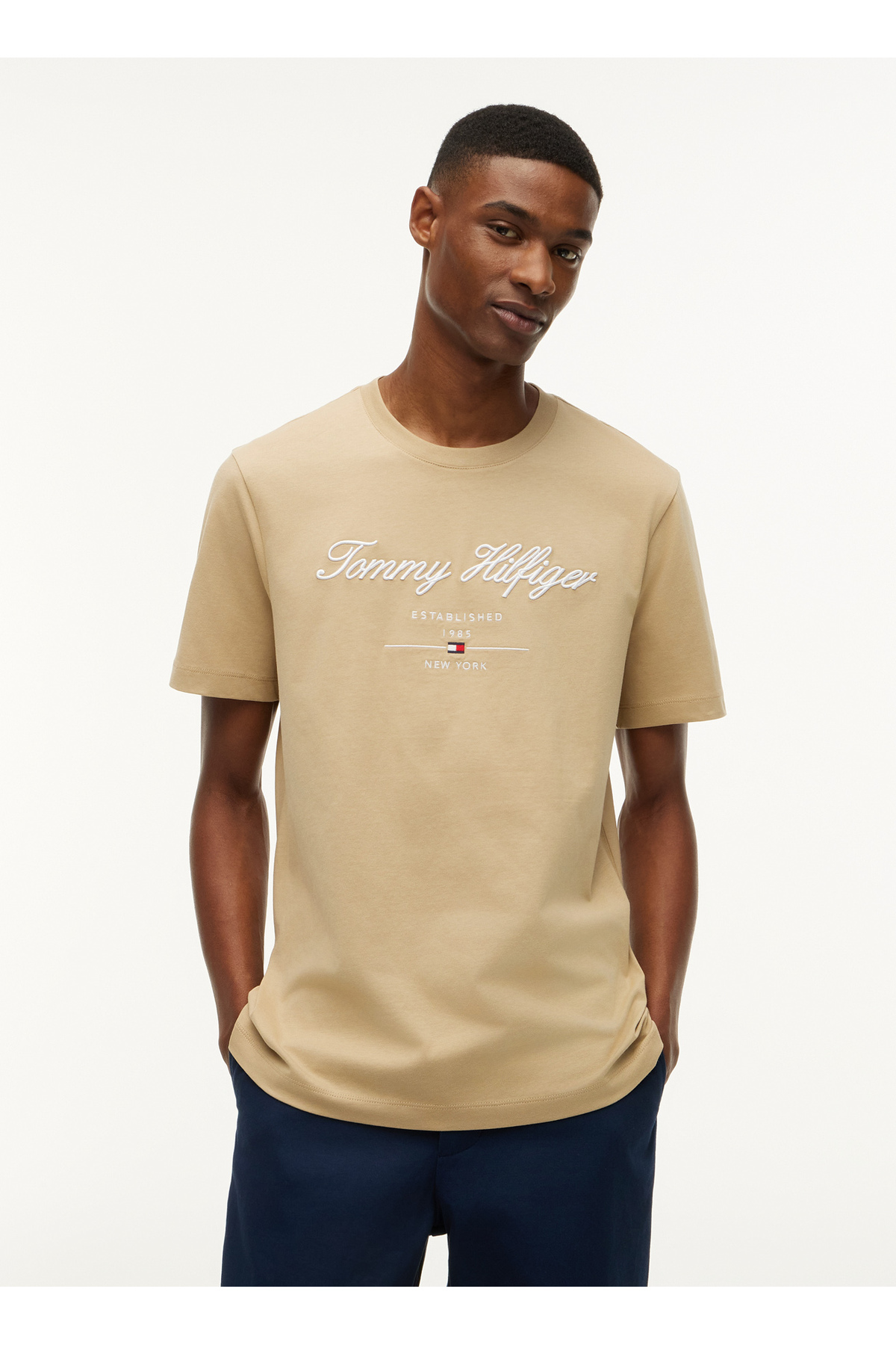 تیشرتمردانهTommy Hilfigerبژ