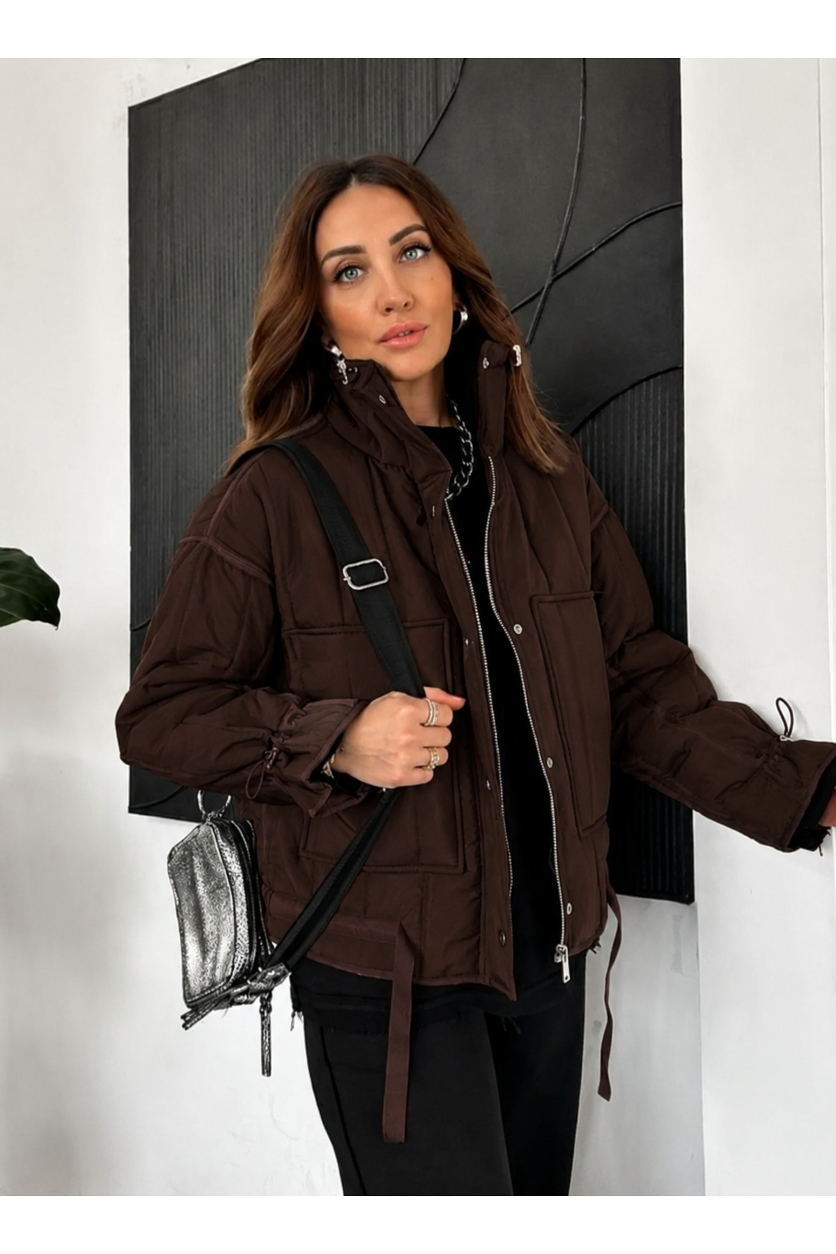 Bella Bloom Boutique Yüksek Yaka Fermuarlı Cepli Rahat Kesim Özel Tasarım Mont