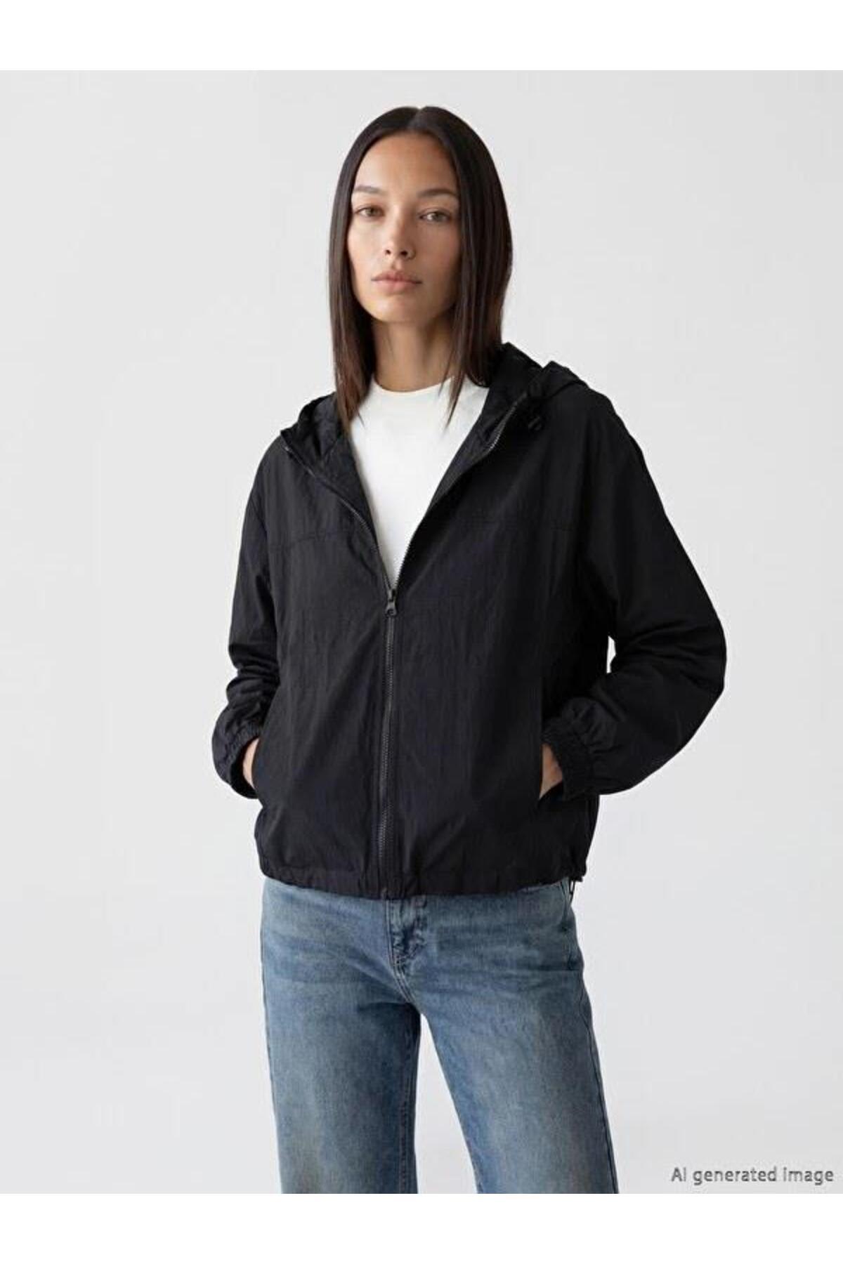 LC Waikiki Kapüşonlu Oversize Kadın Yağmurluk (W6) görsel 2