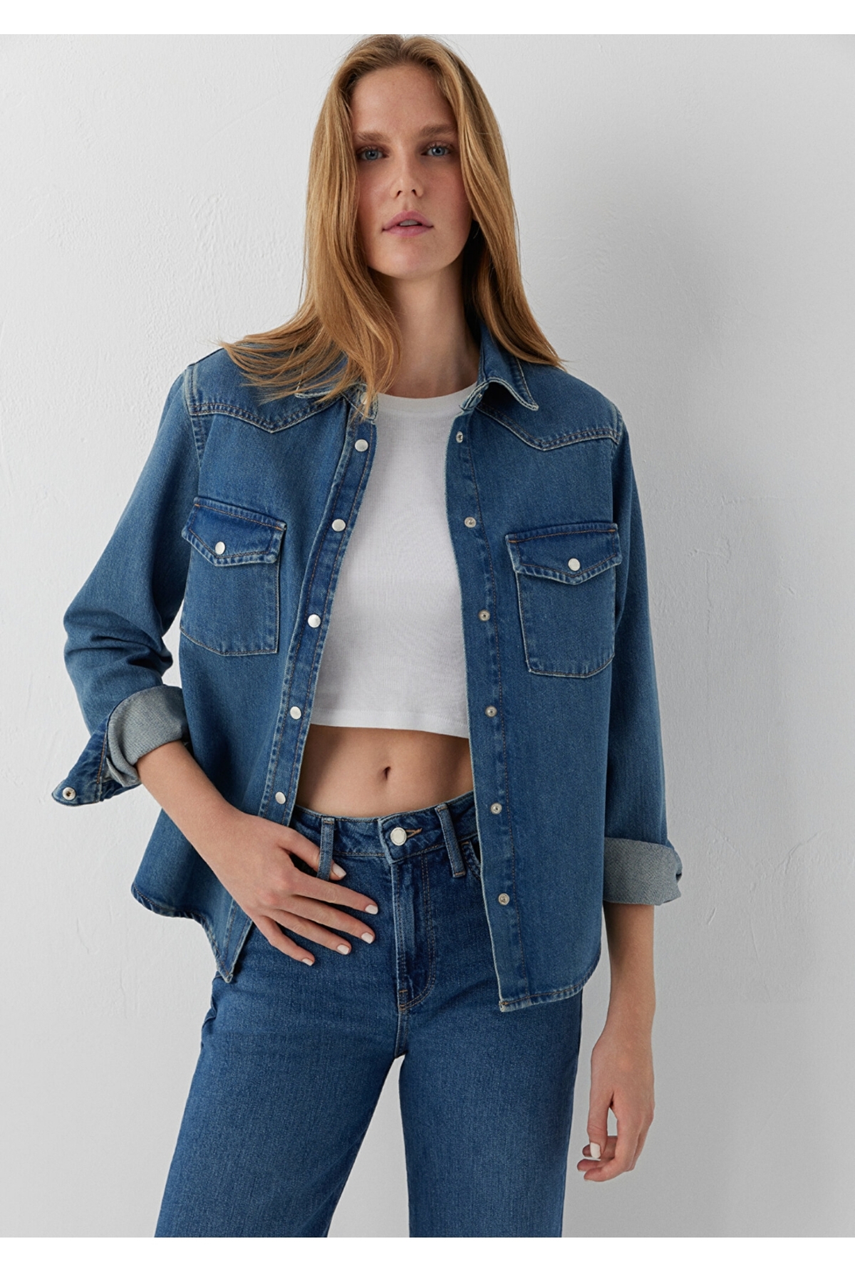 Mavi angela Classic denim indigo jean fitted kesim (vücuda oturan kesim) gömlek. — آبی 1245909887665(özse giyim)