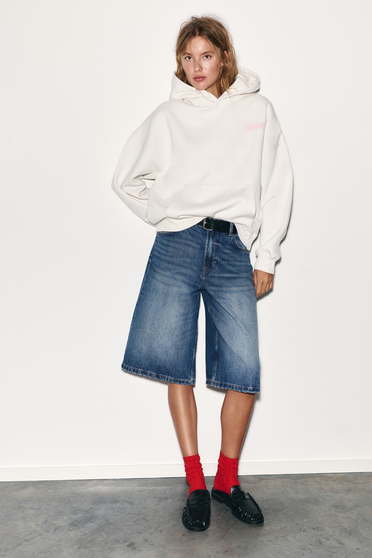 Pull & Bear Grafik baskılı oversize kapüşonlu sweatshirt görsel 2