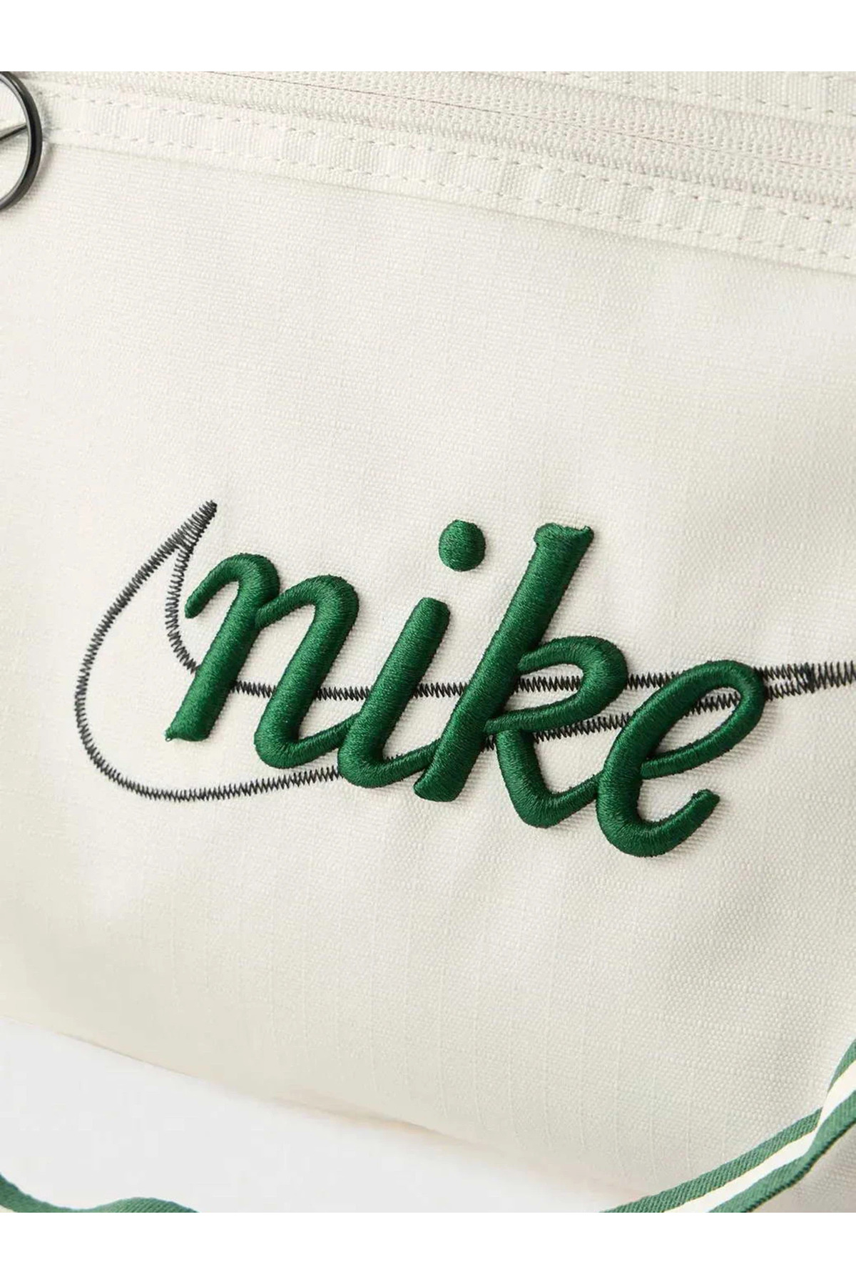 Nike Gym Club Retro Spor Çantası görsel 4