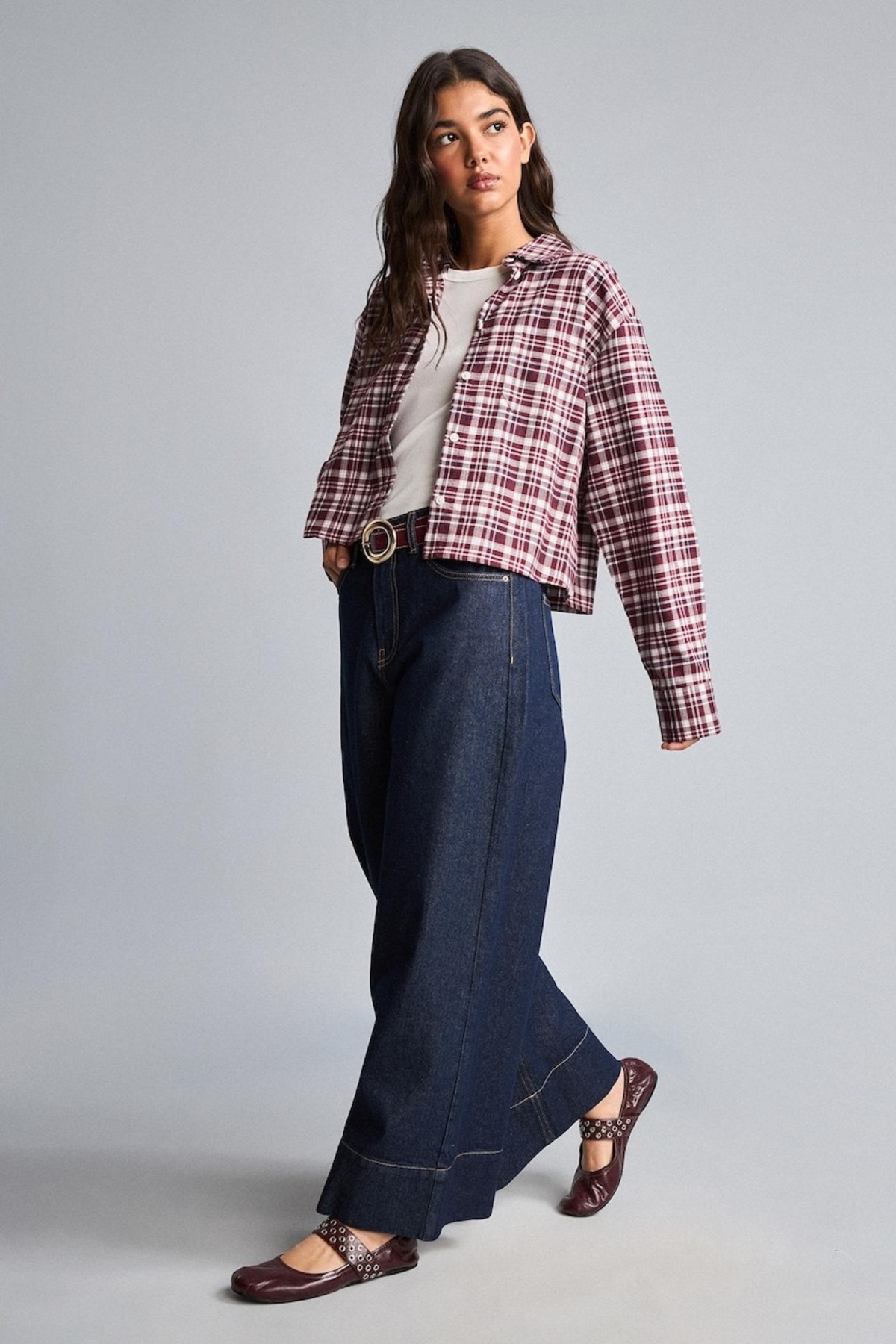 DeFacto %100 Pamuk Baggy Fit Geniş Paça Cepli Yıkamalı Kemerli Jean Pantolon H7129AX26AU görsel 2