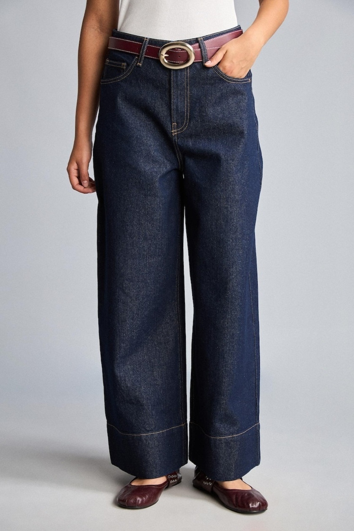 DeFacto %100 Pamuk Baggy Fit Geniş Paça Cepli Yıkamalı Kemerli Jean Pantolon H7129AX26AU görsel 3