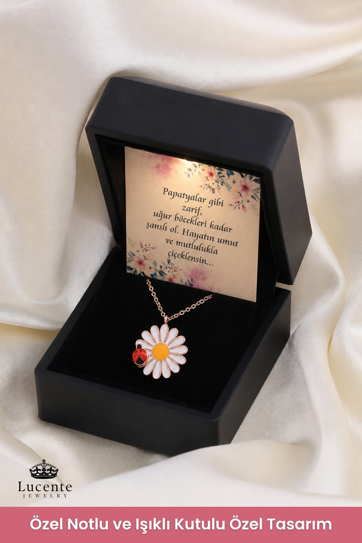 Lucente Jewellery Işıklı Hediye Kutulu 925 Ayar Luxury Serisi Uğur Böcekli Papatya Modeli Rose Gold Gümüş Özel Gün Hediyesi 45 Cm Zincirli Bolluk Bereket Aşk Şans Simgesi Küpe Hediyeli Uğur Böceği Papatya Zarif Kolye görsel 3