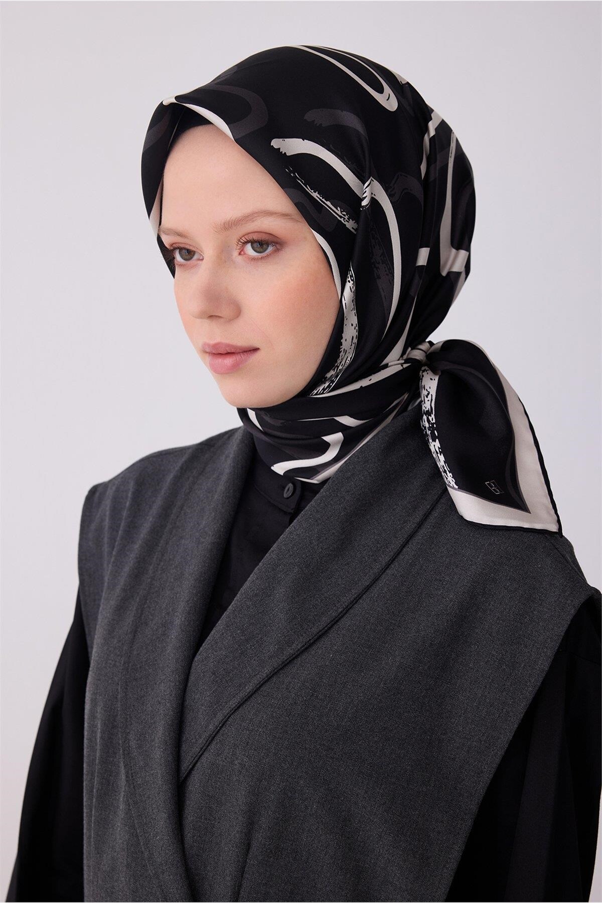 Tivil Saf İpek Eşarp 4309 - 01 Siyah Boya Desen