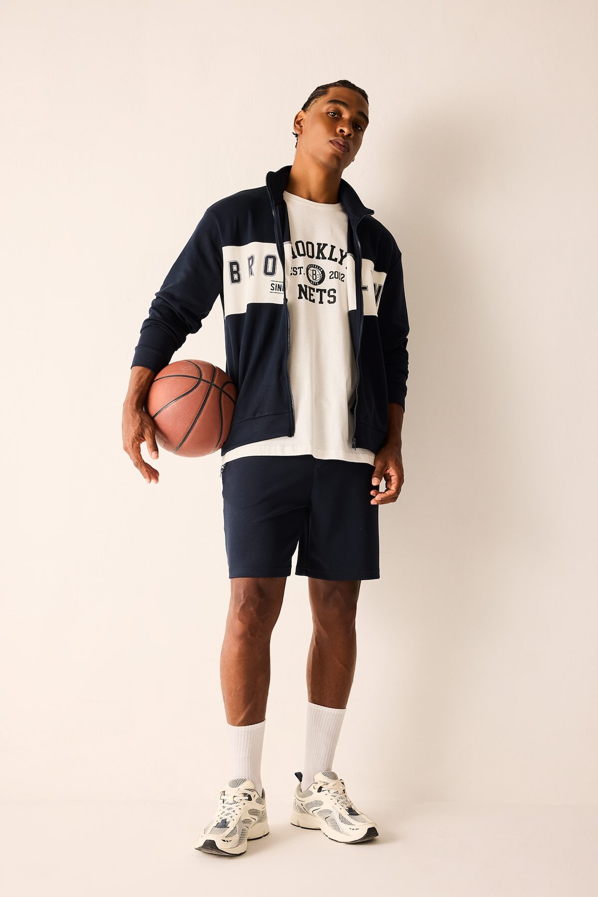 NBA Lisanslı Brooklyn Nets Standart Fit Dik Yaka Fermuarlı Sweat Hırka H7734AX26AU — سرمه‌ای — تصویر 2 از 7