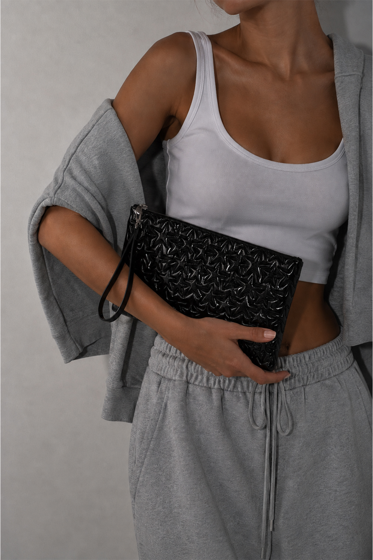 Ecrou Yıldız Desenli Siyah Parlak Portföy & Clutch Çanta Çıkarılabilir Bileklik Askılı 30 x 19 cm görsel 2