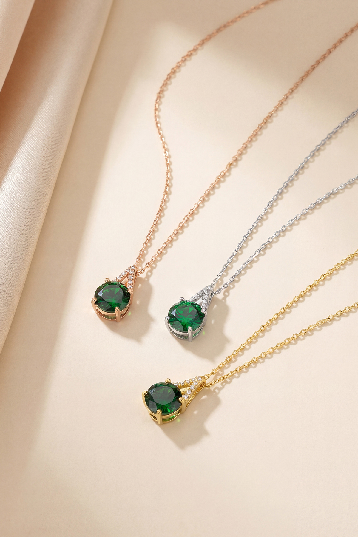eva'sjewellery diamond Zümrüt Taşlı Kolye 925 Ayar Gümüş, 18 Ayar Gerçek Altın Kaplama, Zirkon Detaylı, Sertifikalı ve Işıklı Hediye Kutulu görsel 4