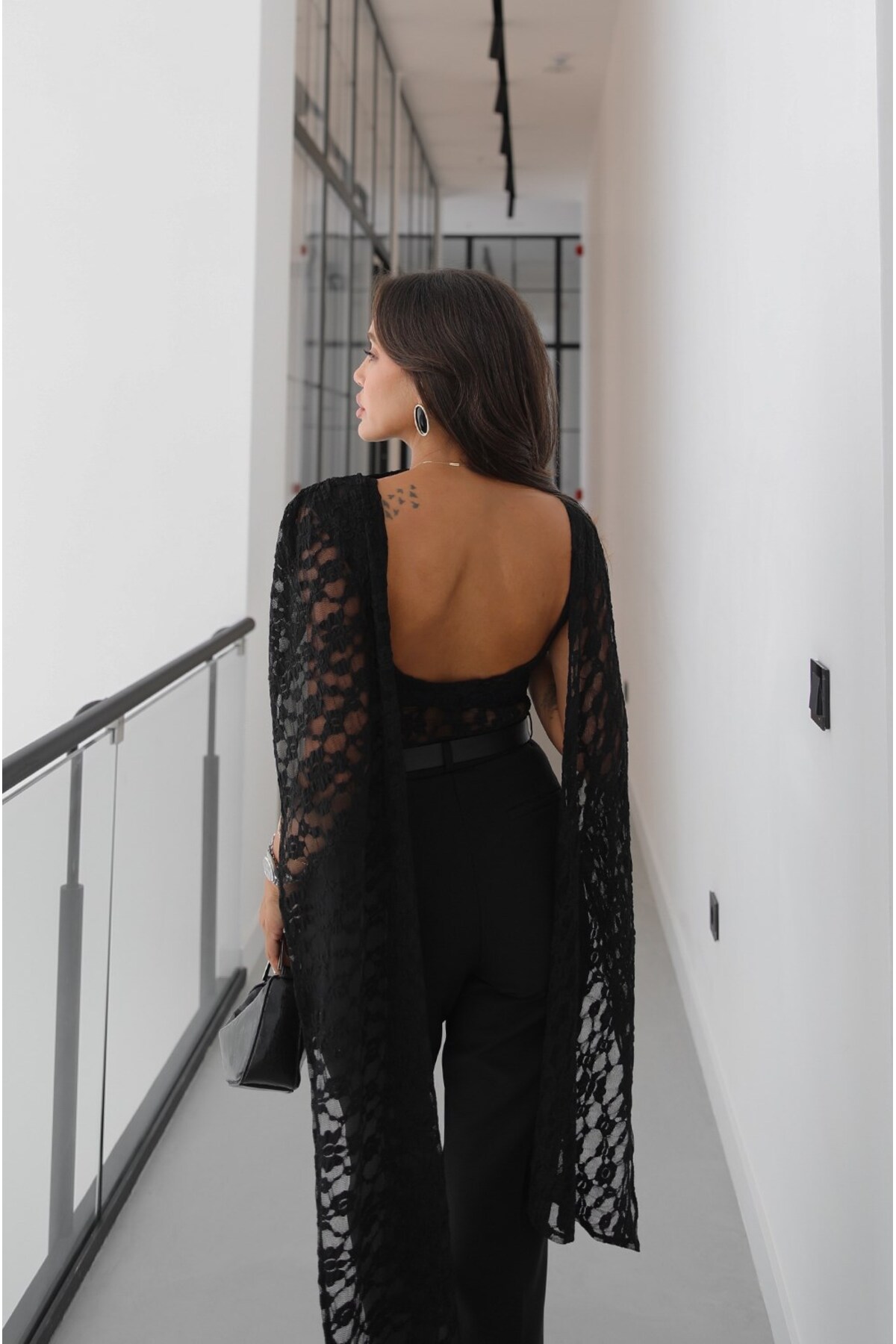 Havoş Siyah Pelerinli Dantel Bodysuit Bluz görsel 6