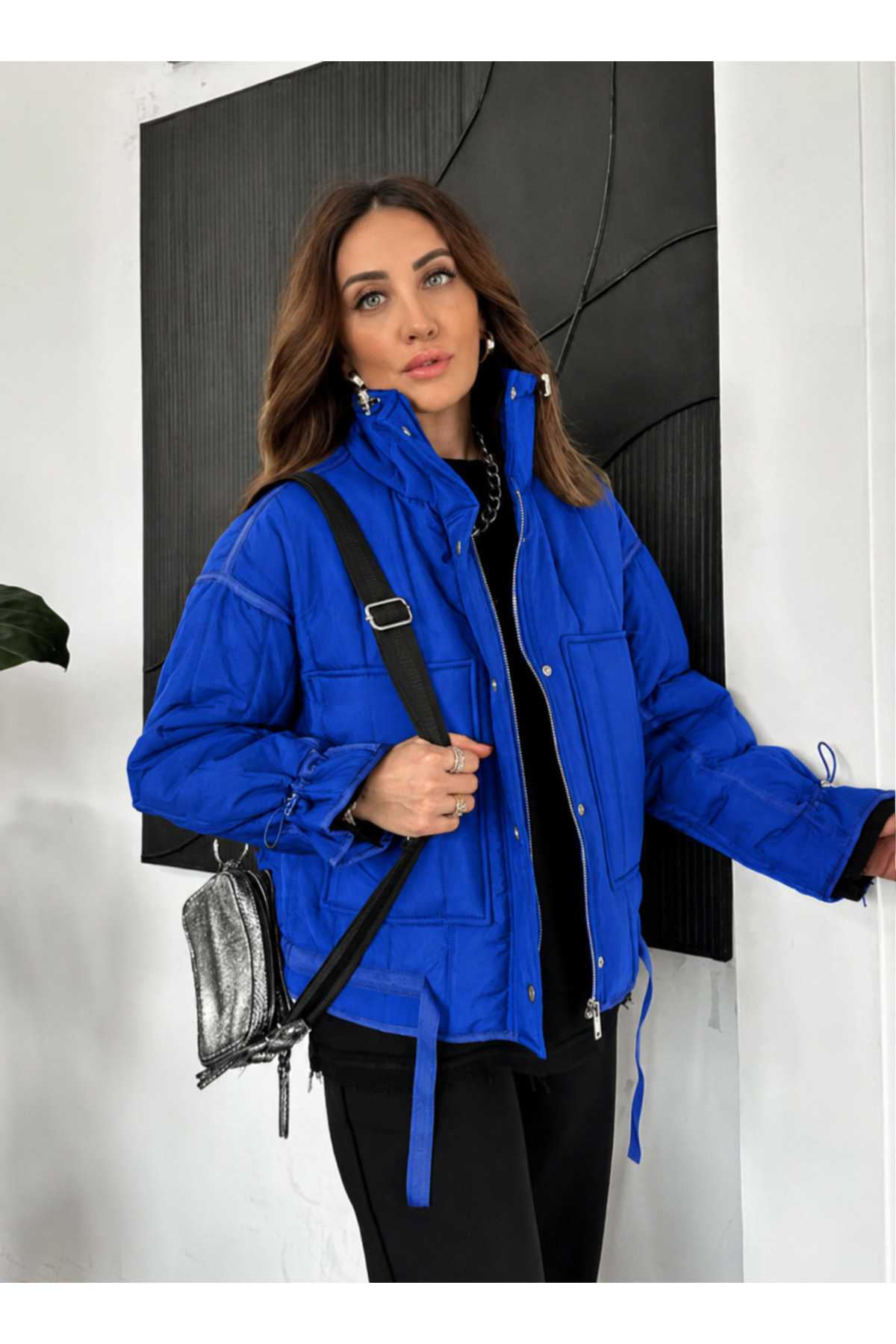 Bella Bloom Boutique Yüksek Yaka Fermuarlı Cepli Rahat Kesim Özel Tasarım Mont