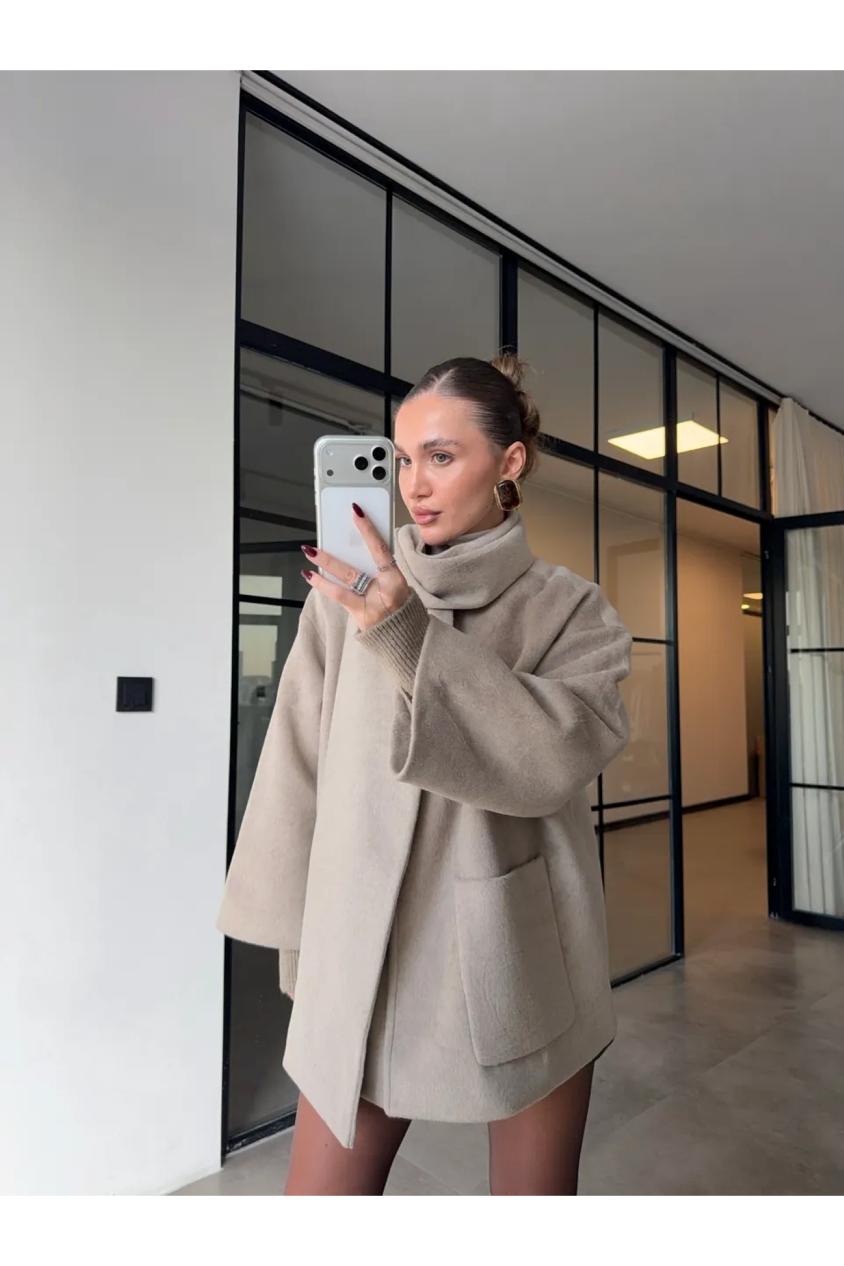 SHILSEE BEUTİQUE ŞAL DETAYLI PREMIUM OVERSIZE KAŞE CEKET BEJ görsel 4