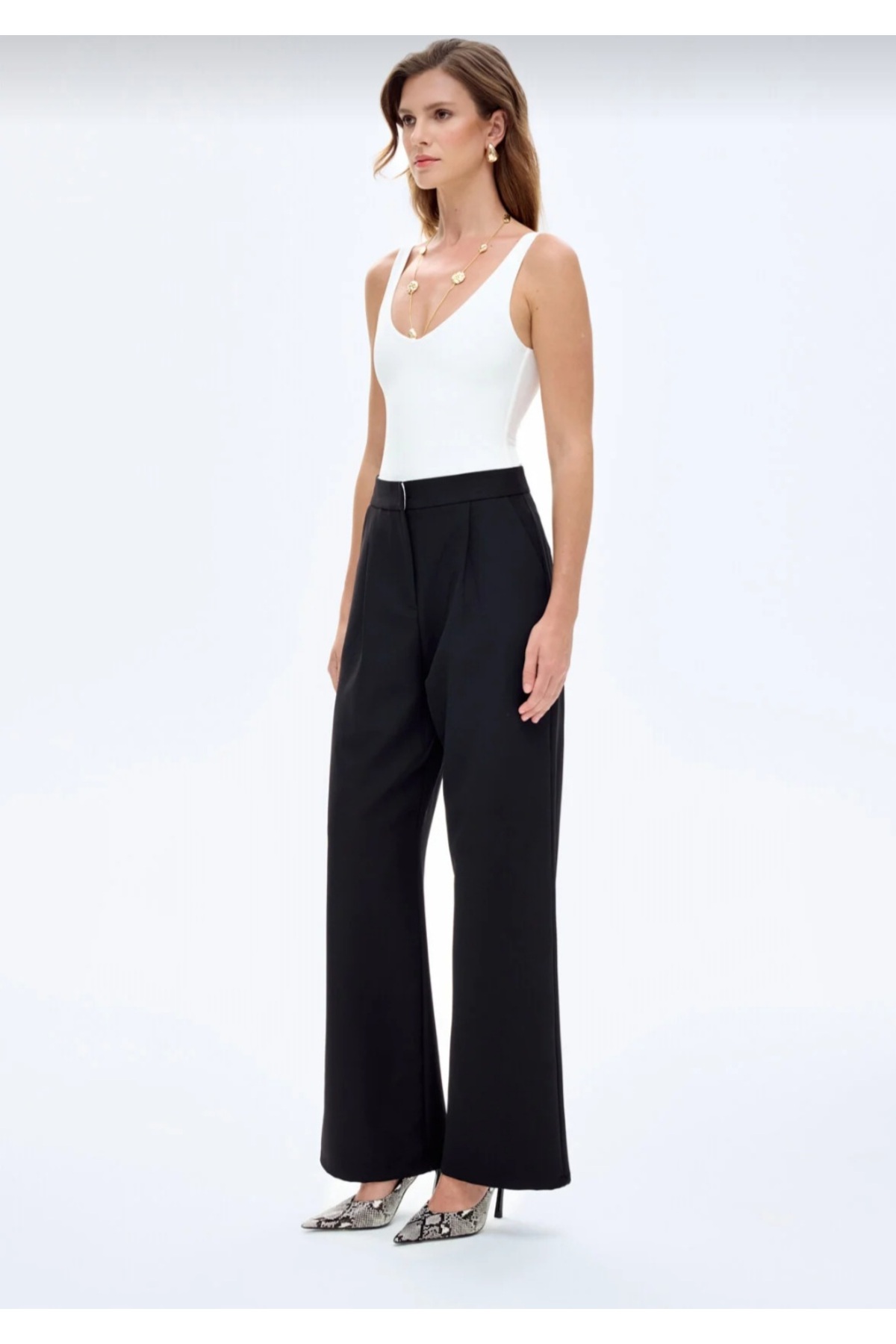 ECRU بدنه V-Neck BASIC 2