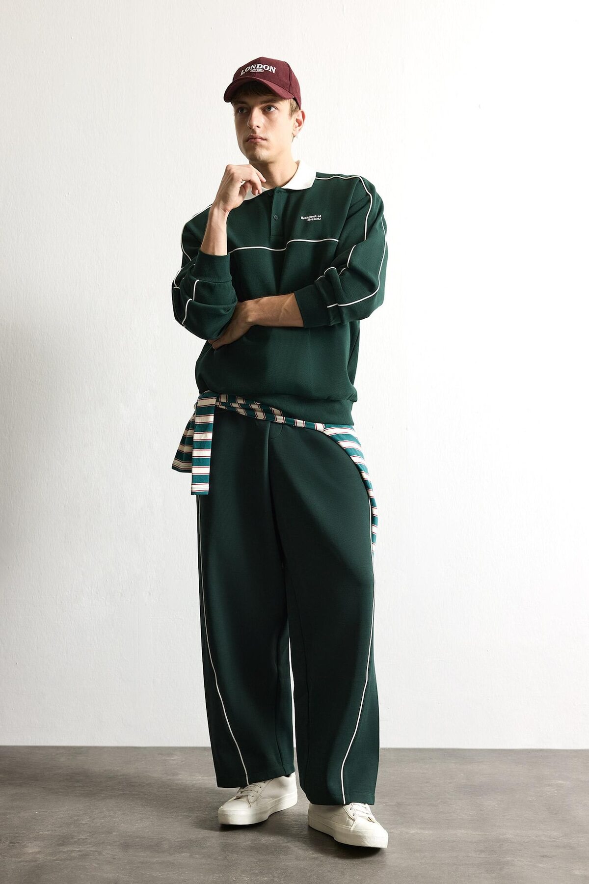DeFacto Boxy Fit Polo Yaka Baskılı Sweatshirt F0116AX26AU görsel 2