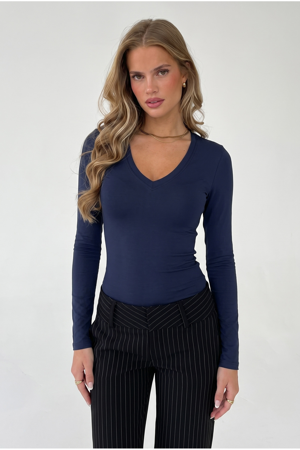 Nuzrk kids Pamuklu Ultra Soft Slim Fit Esnek Dokulu Likralı Vücuda Oturan V Yaka Lacivert Kadın Basic Bluz
