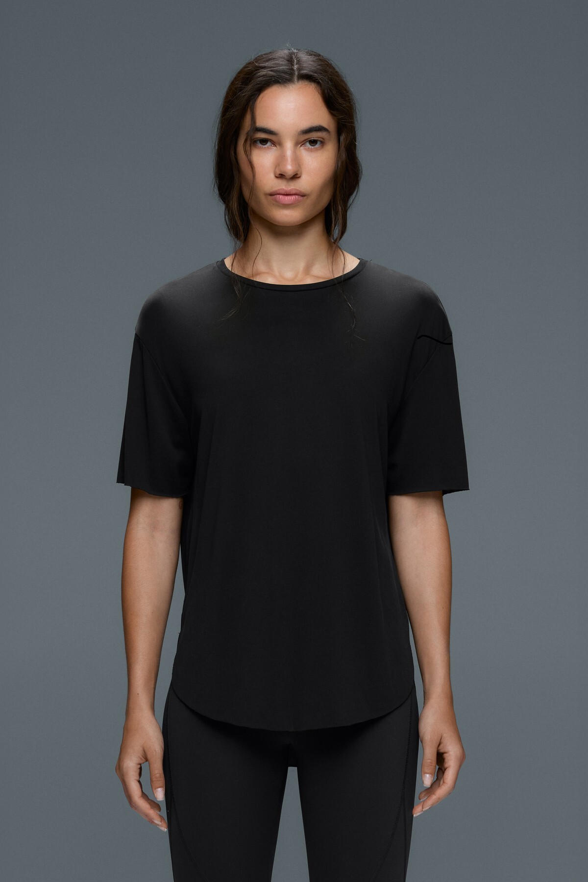 Yuvarlak sırt detaylı modal karışımlı kısa kollu t-shirt
