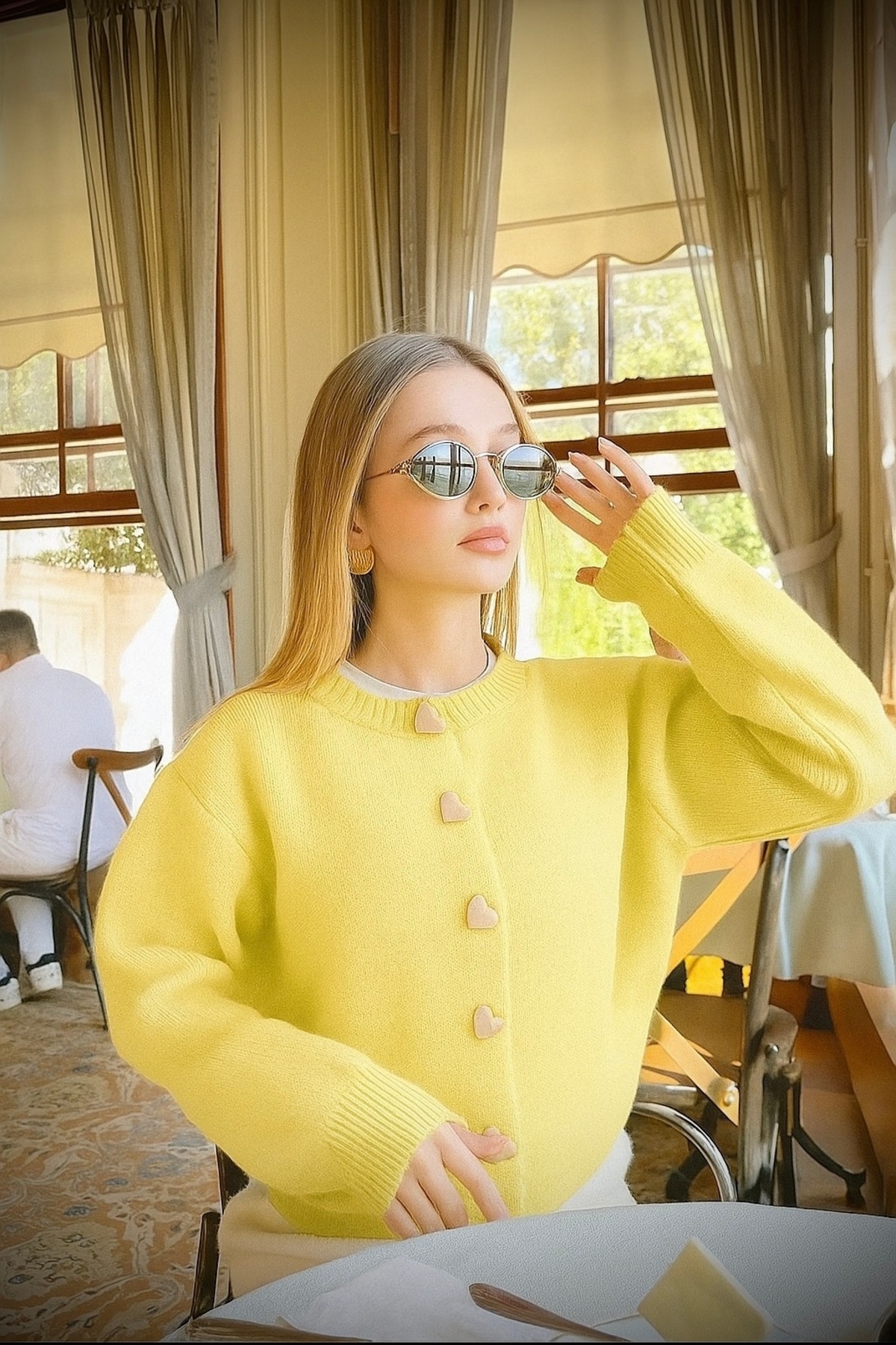 De Pose Kalp Düğme Detaylı Limon Sarısı Triko Hırka
